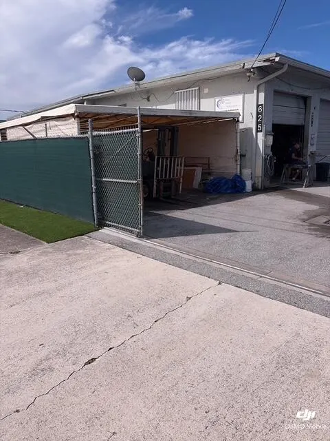 625 INDUSTRIAL Avenue