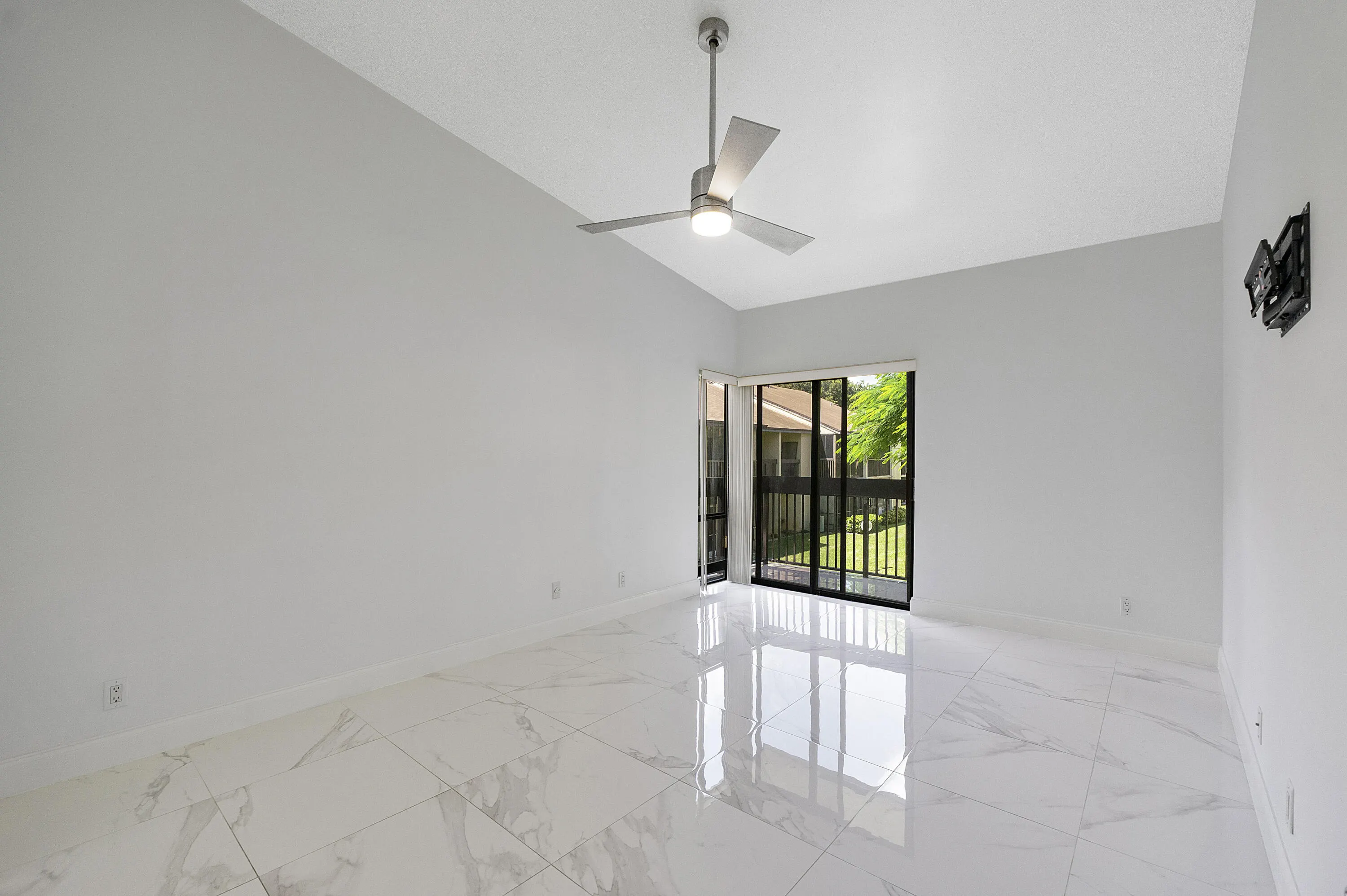 1913 SW 15TH Street #24