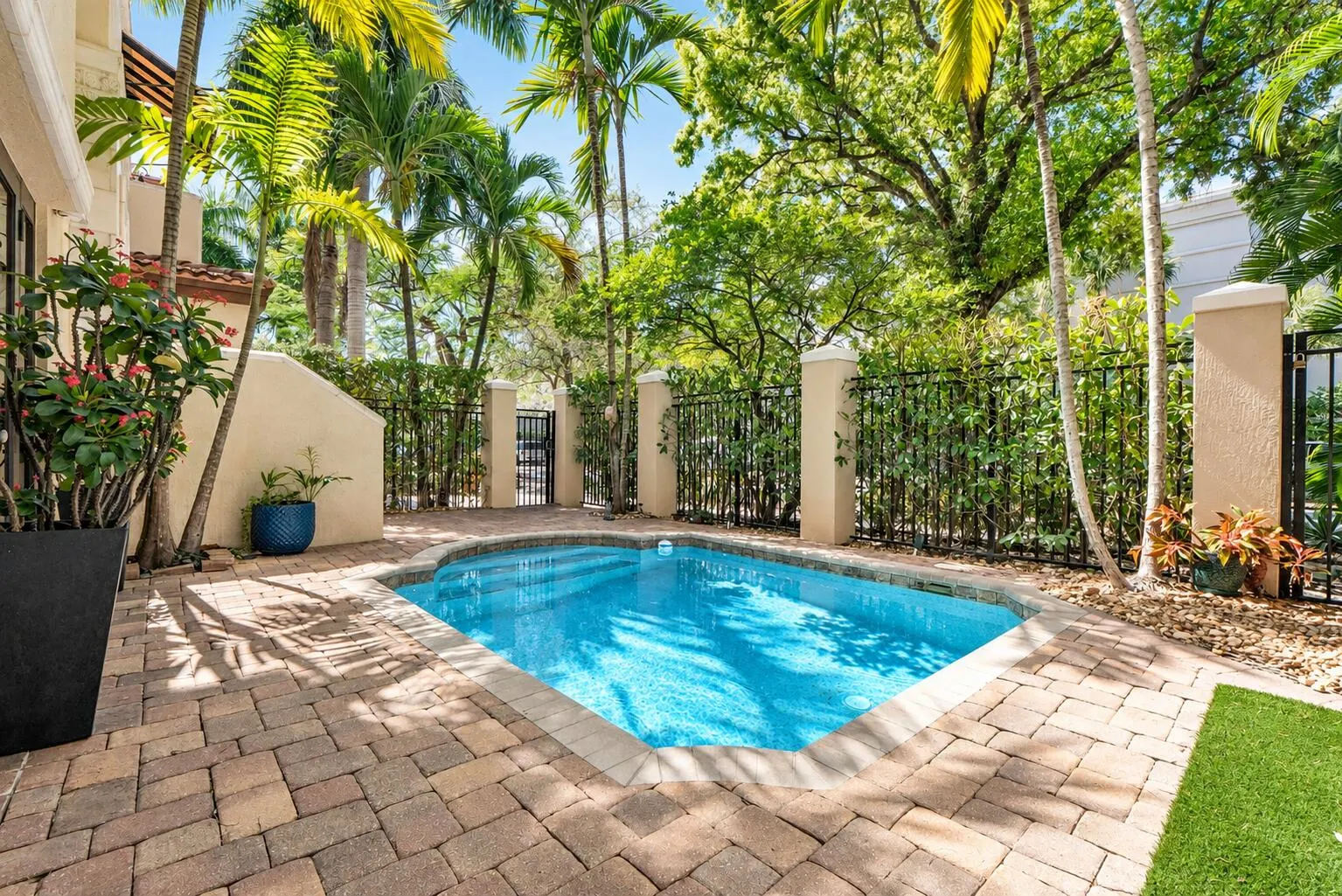 430 NE 7TH Avenue #430