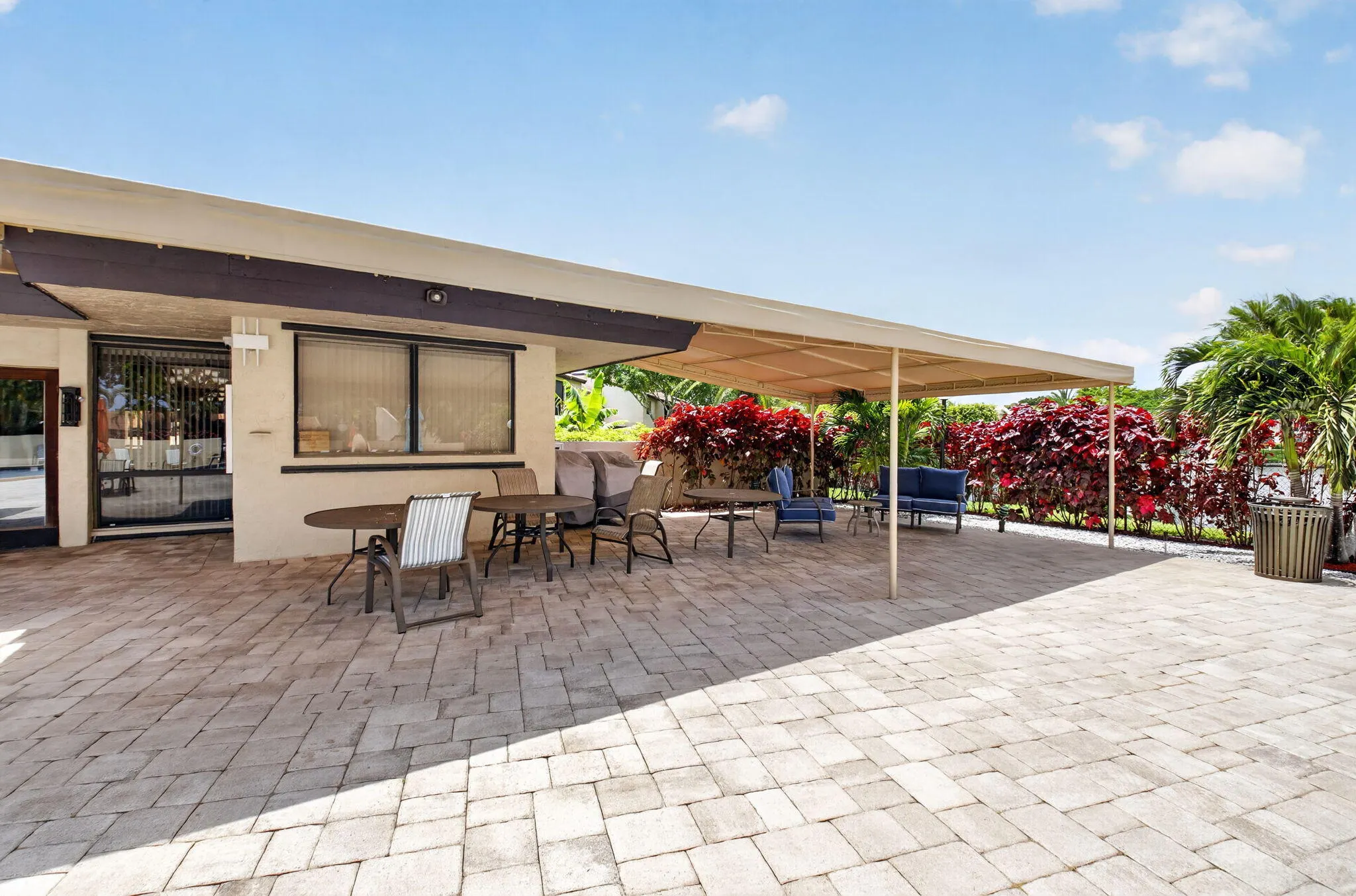 9259 VISTA DEL LAGO #18D