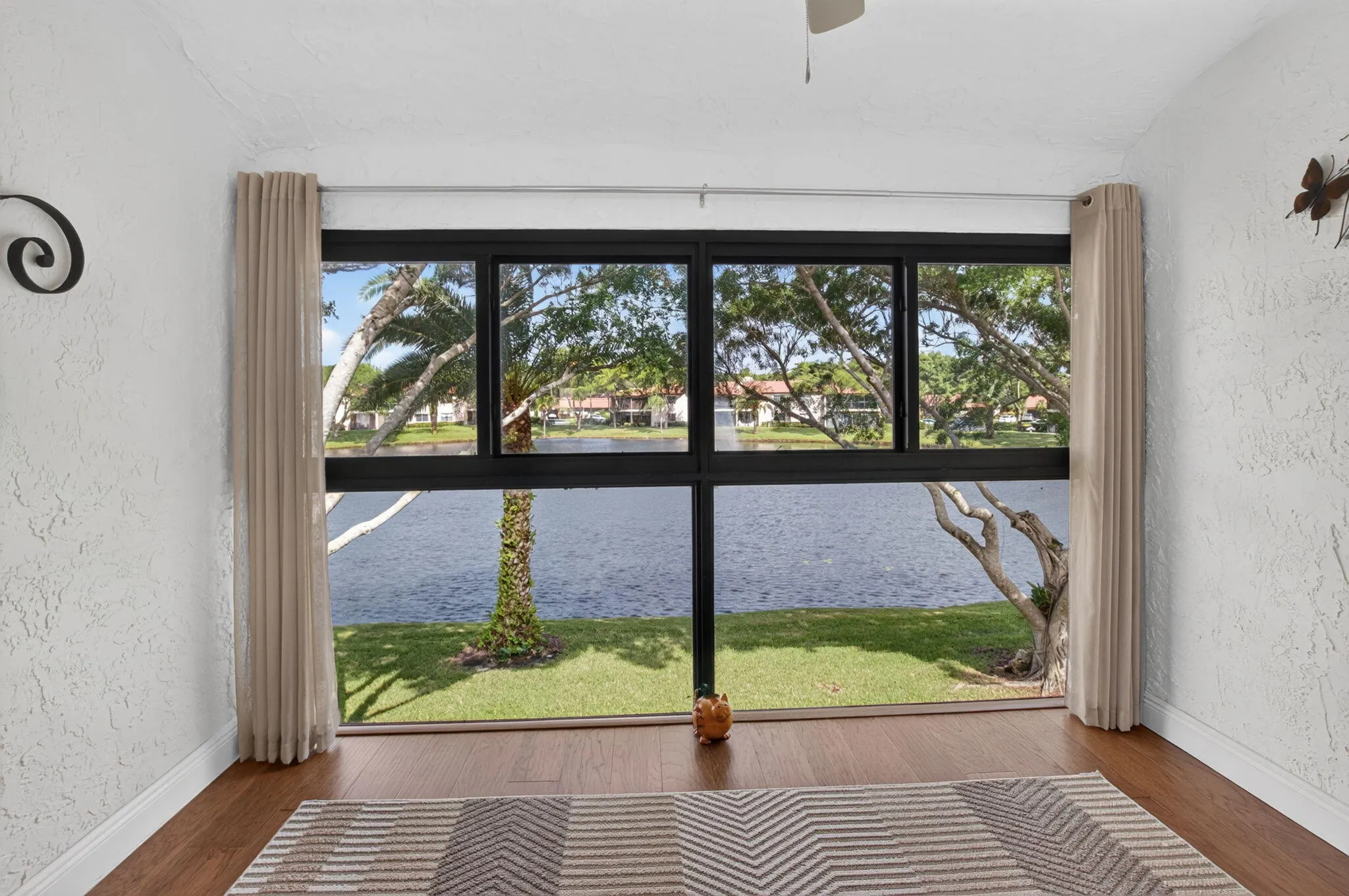 9259 VISTA DEL LAGO #18D