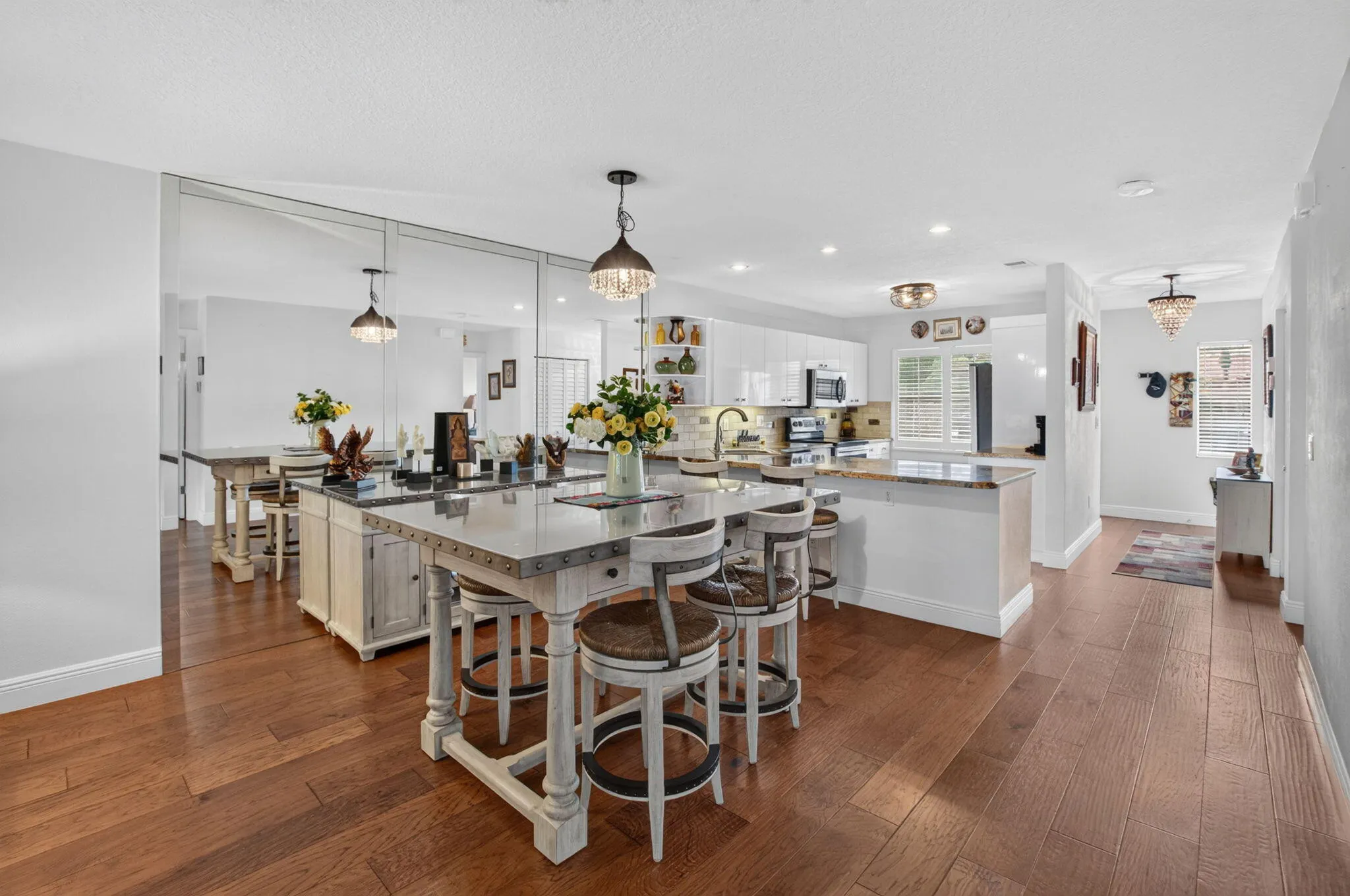 9259 VISTA DEL LAGO #18D