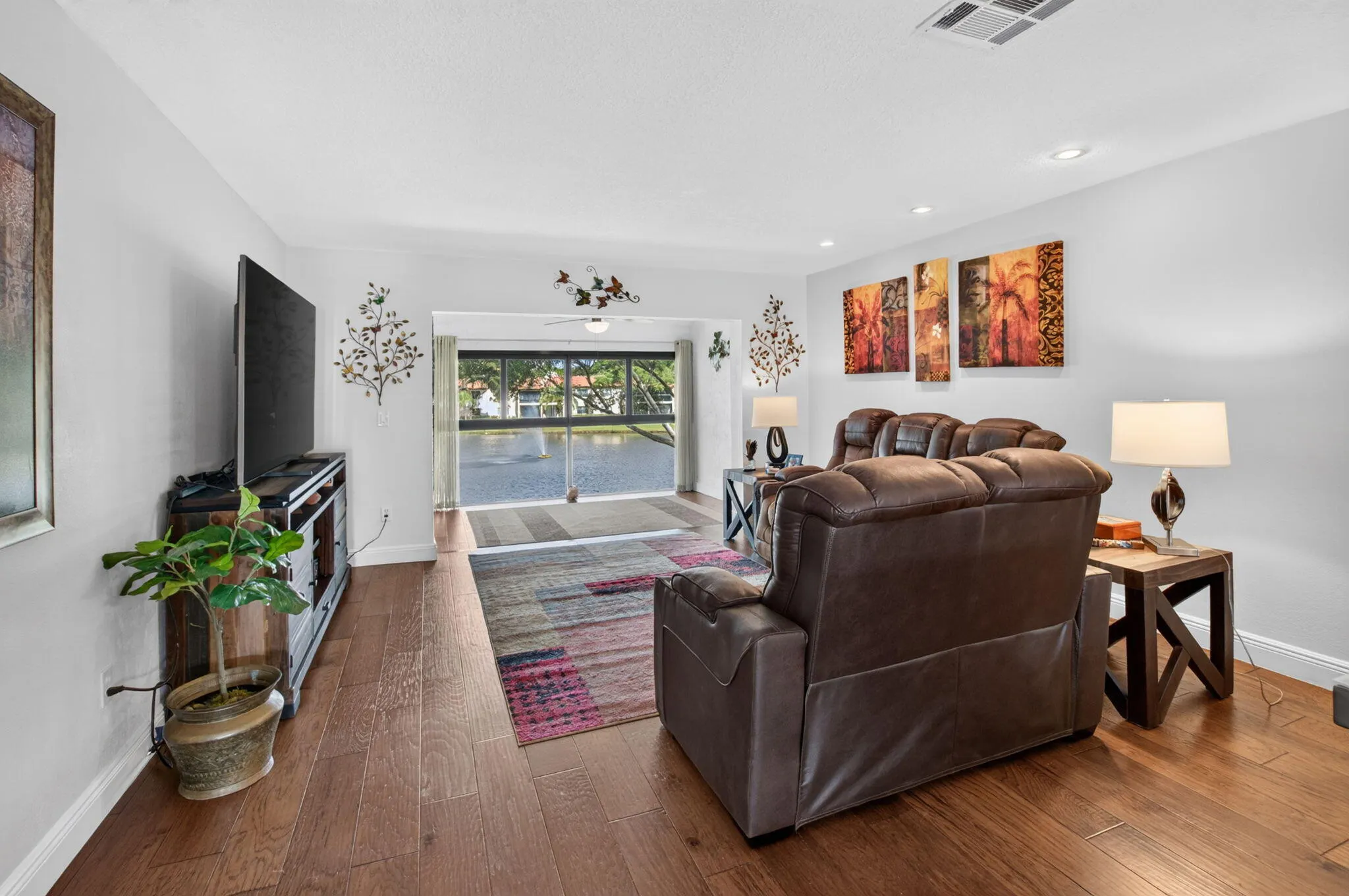 9259 VISTA DEL LAGO #18D