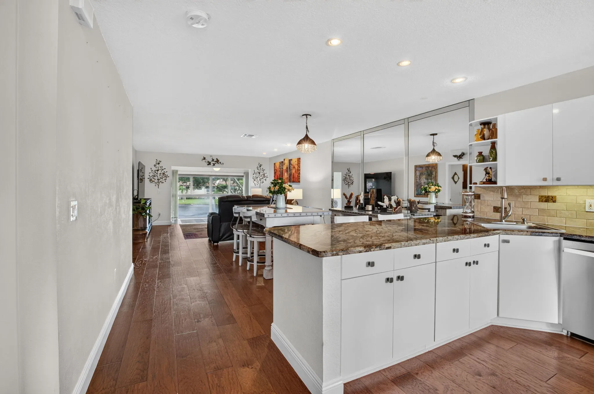 9259 VISTA DEL LAGO #18D