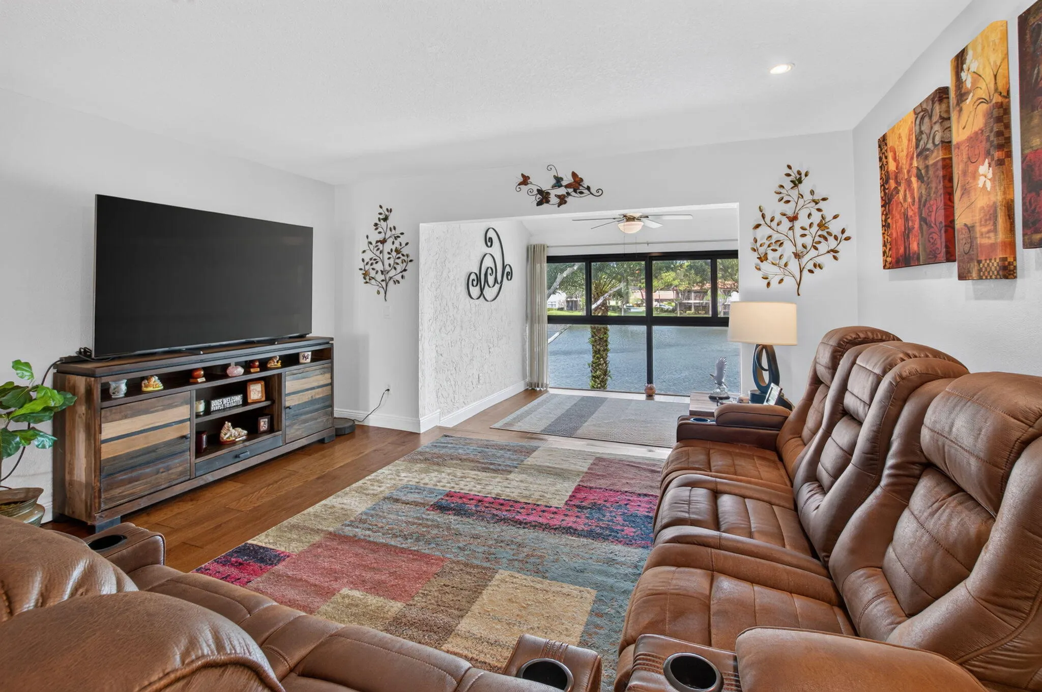 9259 VISTA DEL LAGO #18D