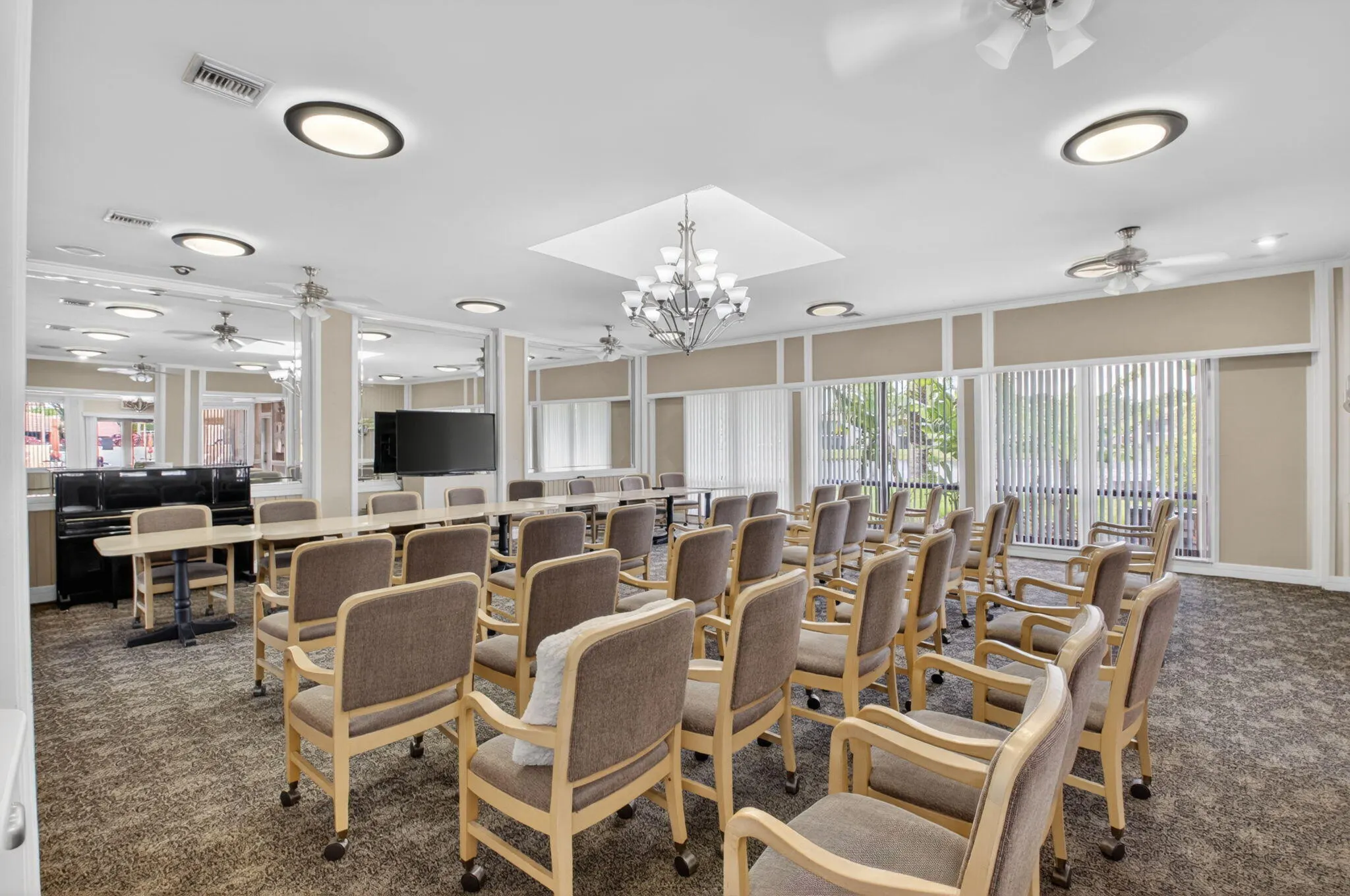 9259 VISTA DEL LAGO #18D