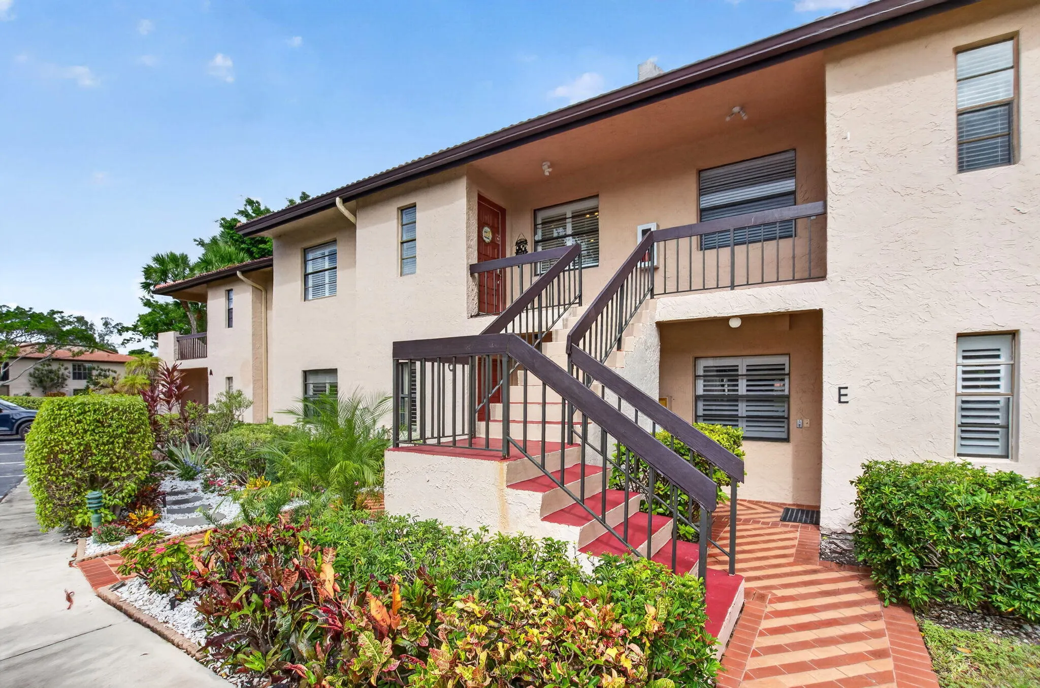 9259 VISTA DEL LAGO #18D
