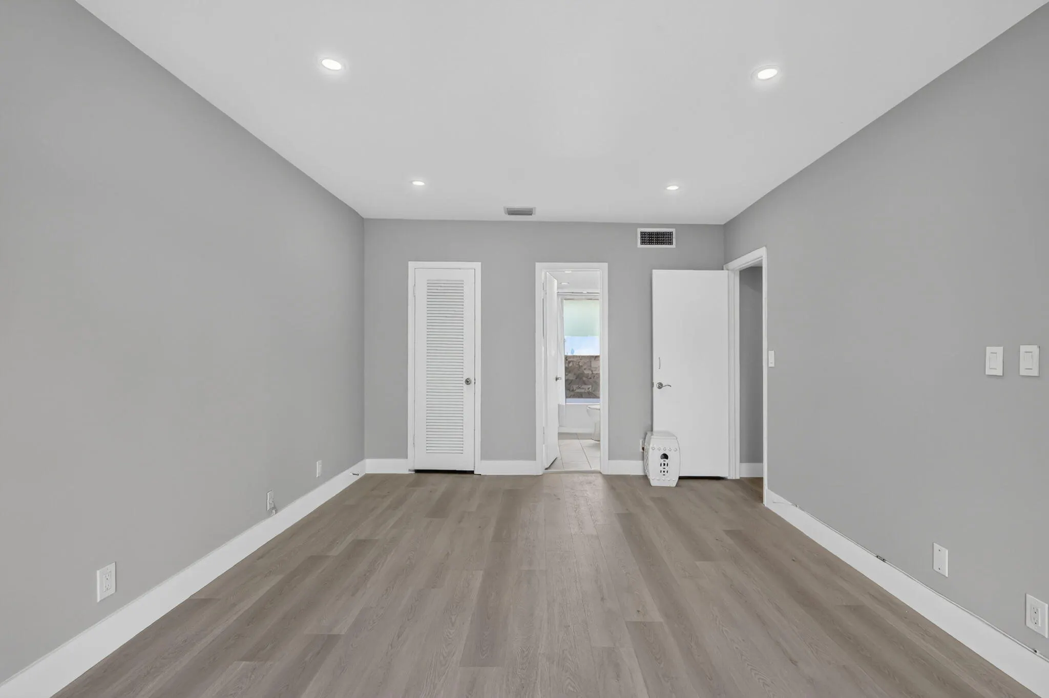 3107 N Palm Aire Drive