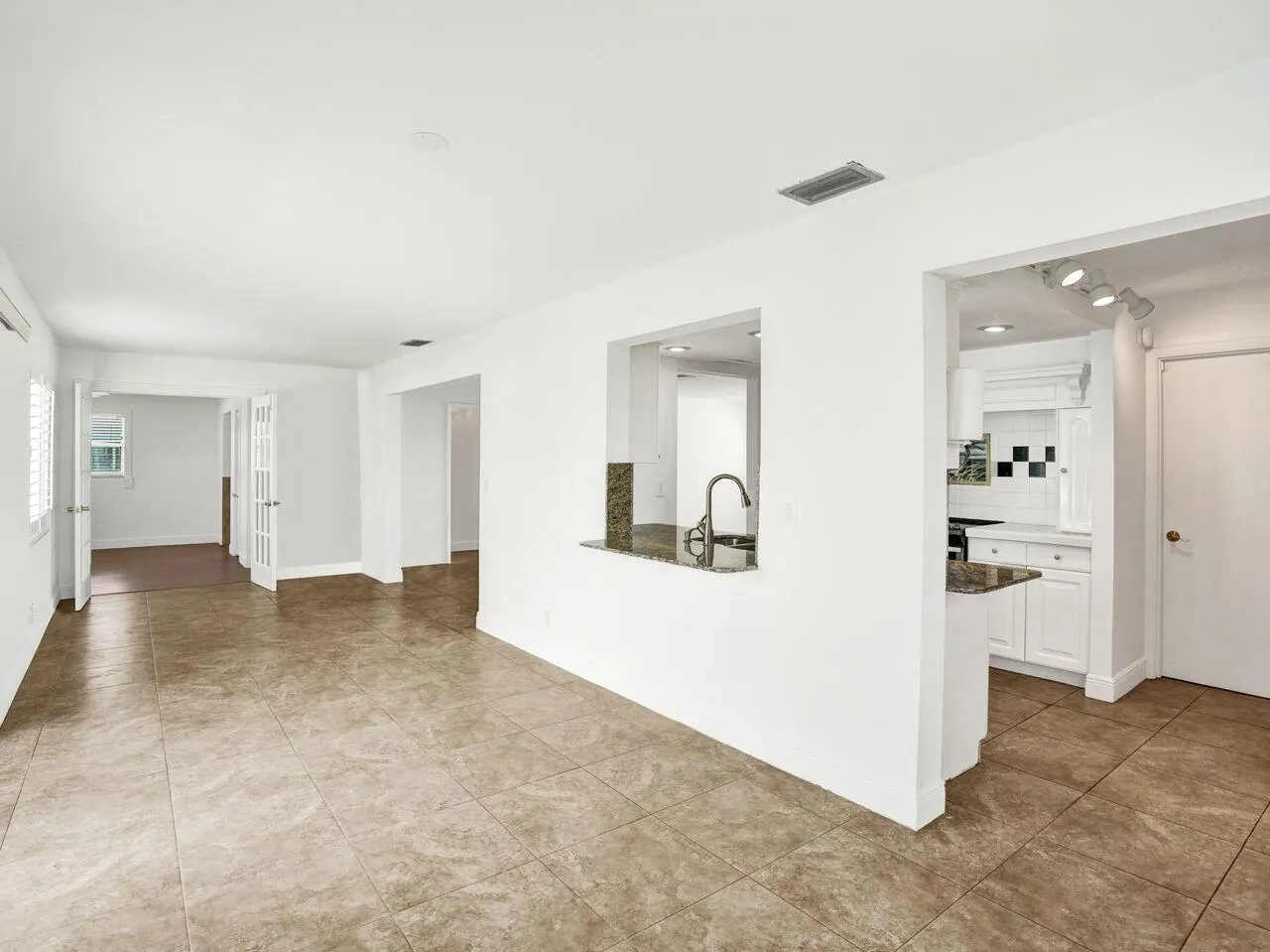 605 SW 21ST Circle