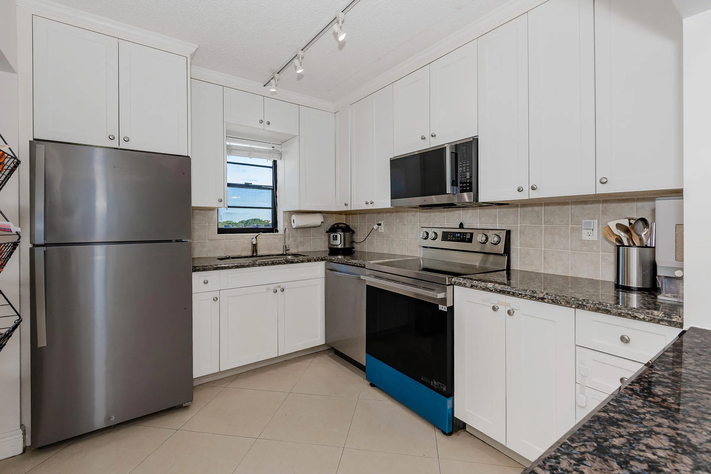 9235 SW 8th Street #502