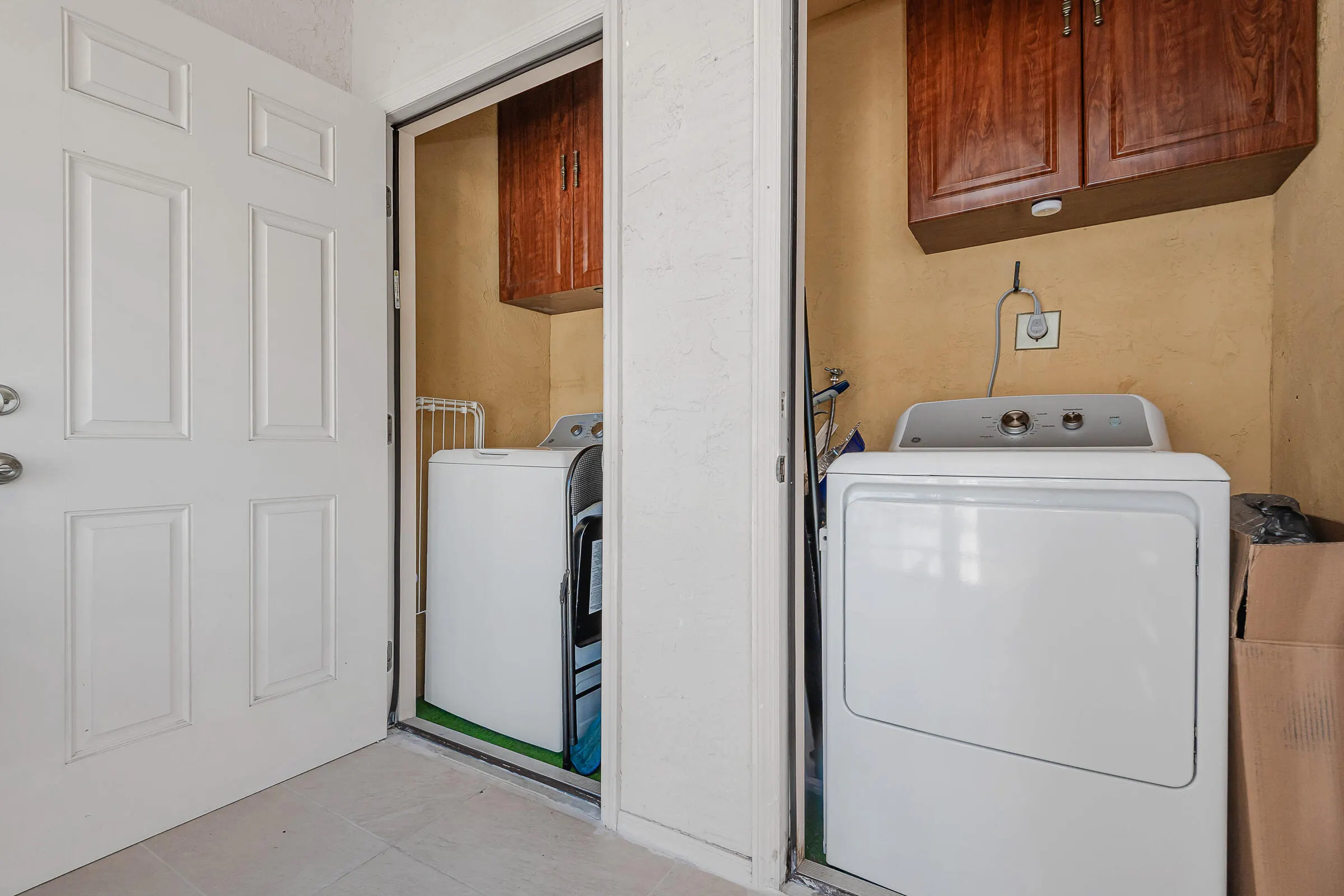 9235 SW 8th Street #502