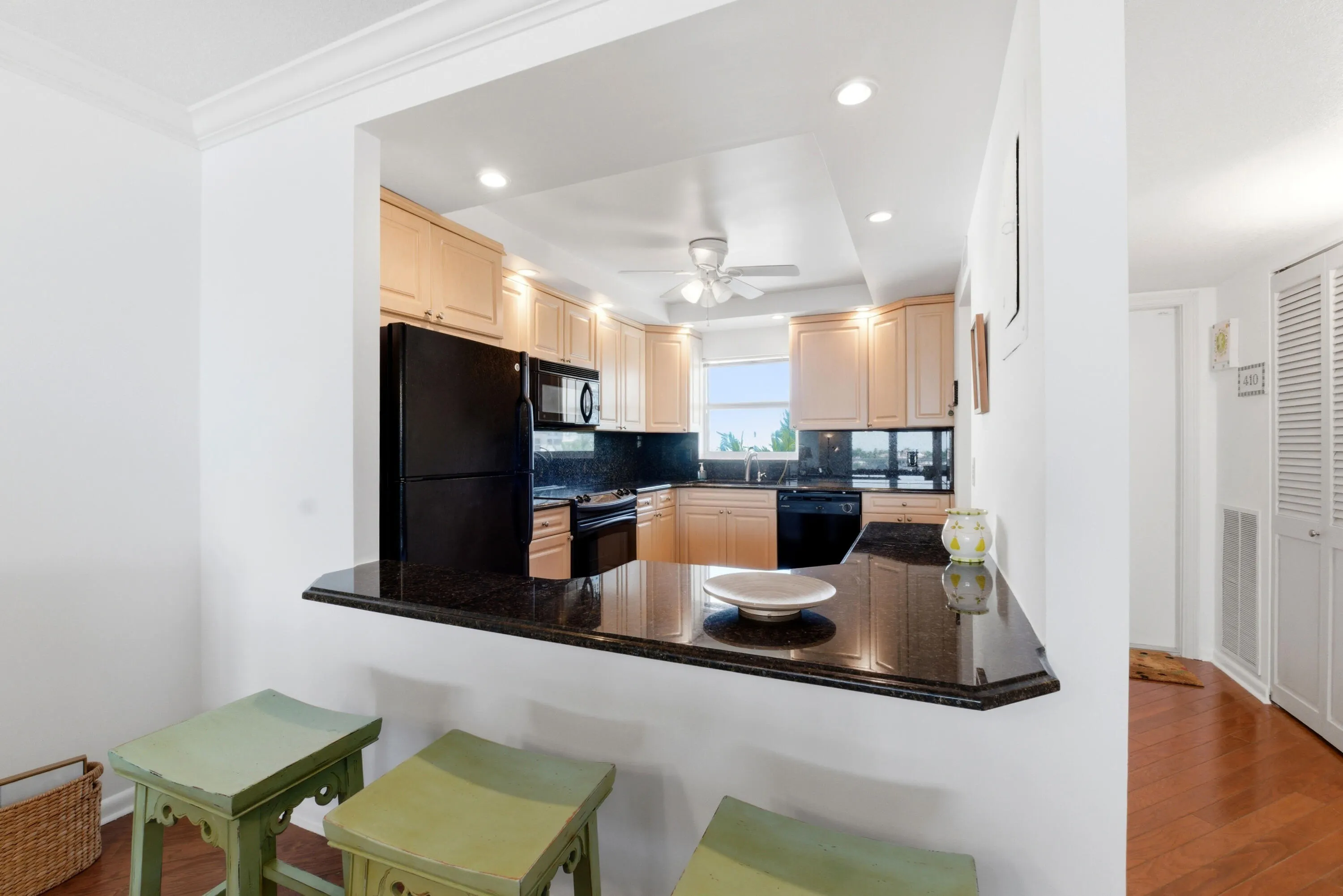 511 BAYSHORE Drive #410