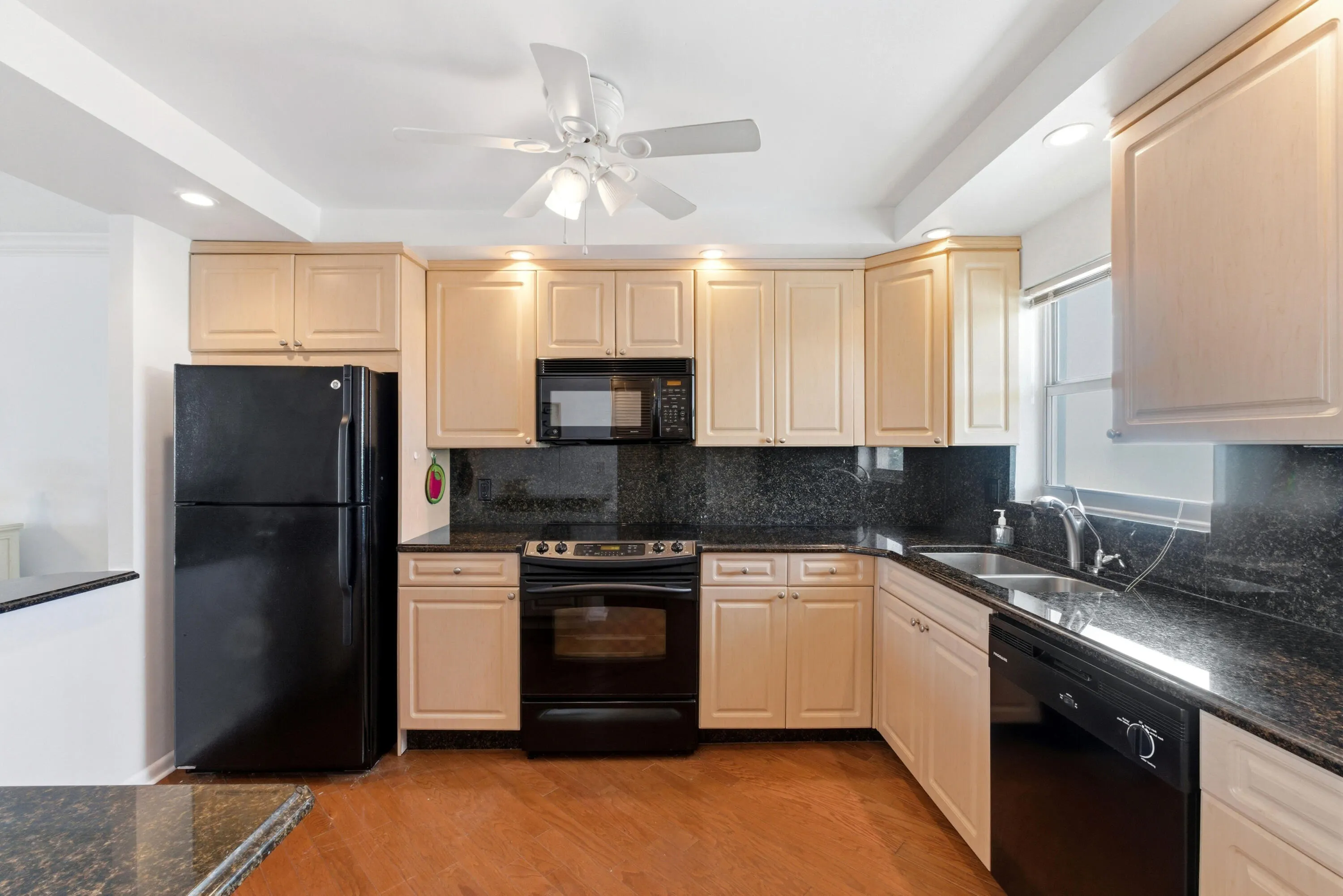 511 BAYSHORE Drive #410