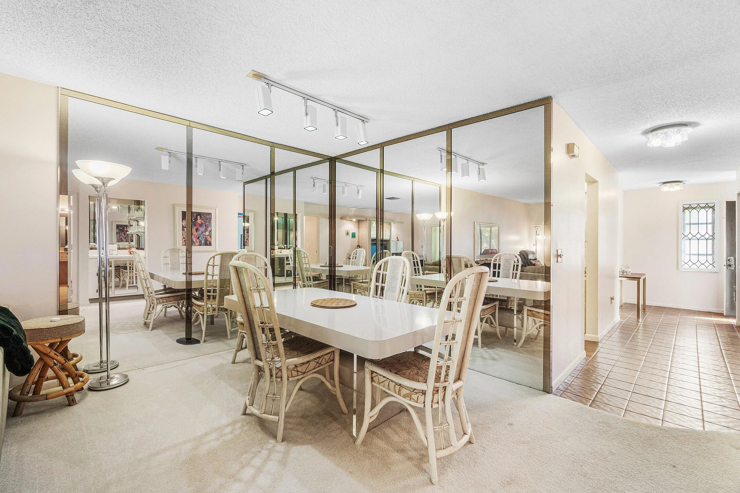 8320 CASA DEL LAGO #D