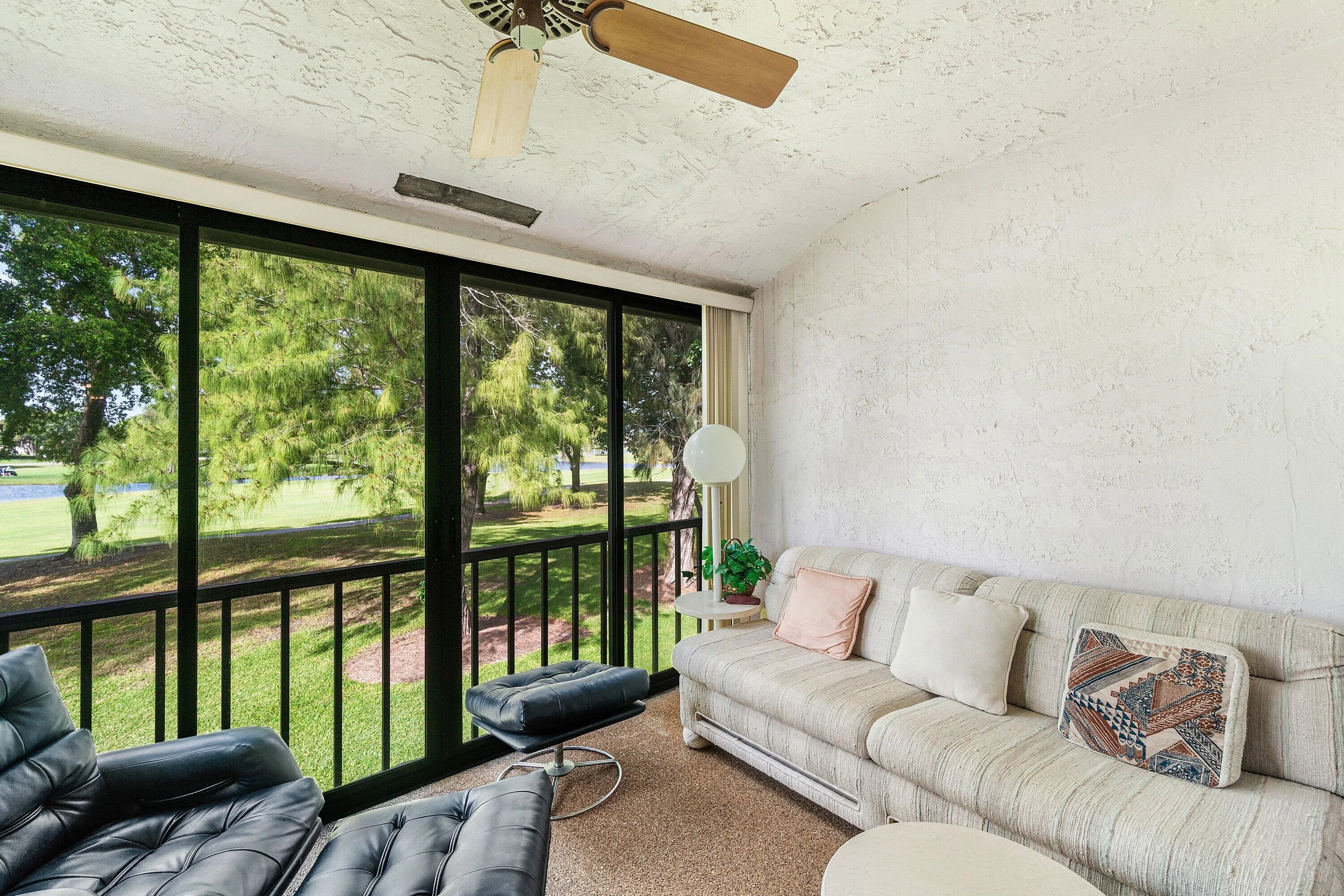 8320 CASA DEL LAGO #D
