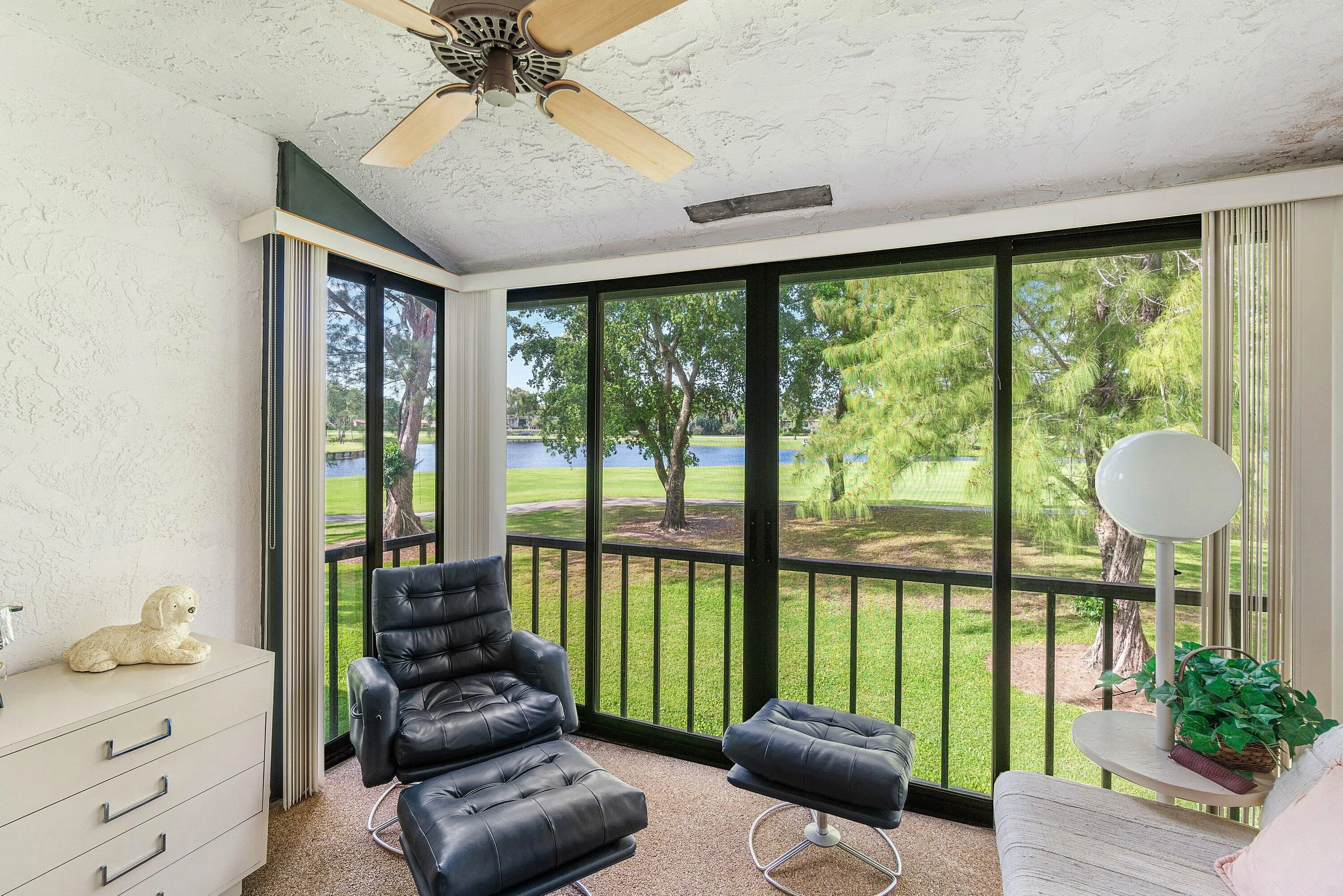 8320 CASA DEL LAGO #D