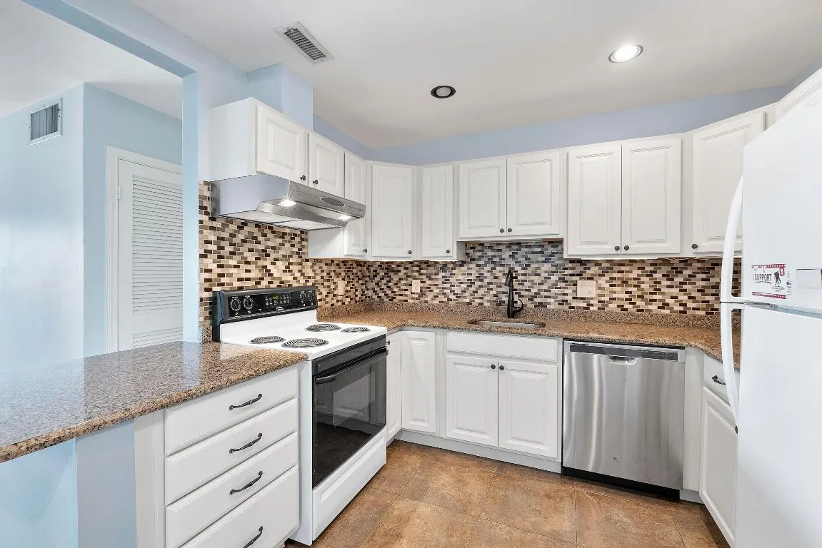 6253 Bay Club Drive #3