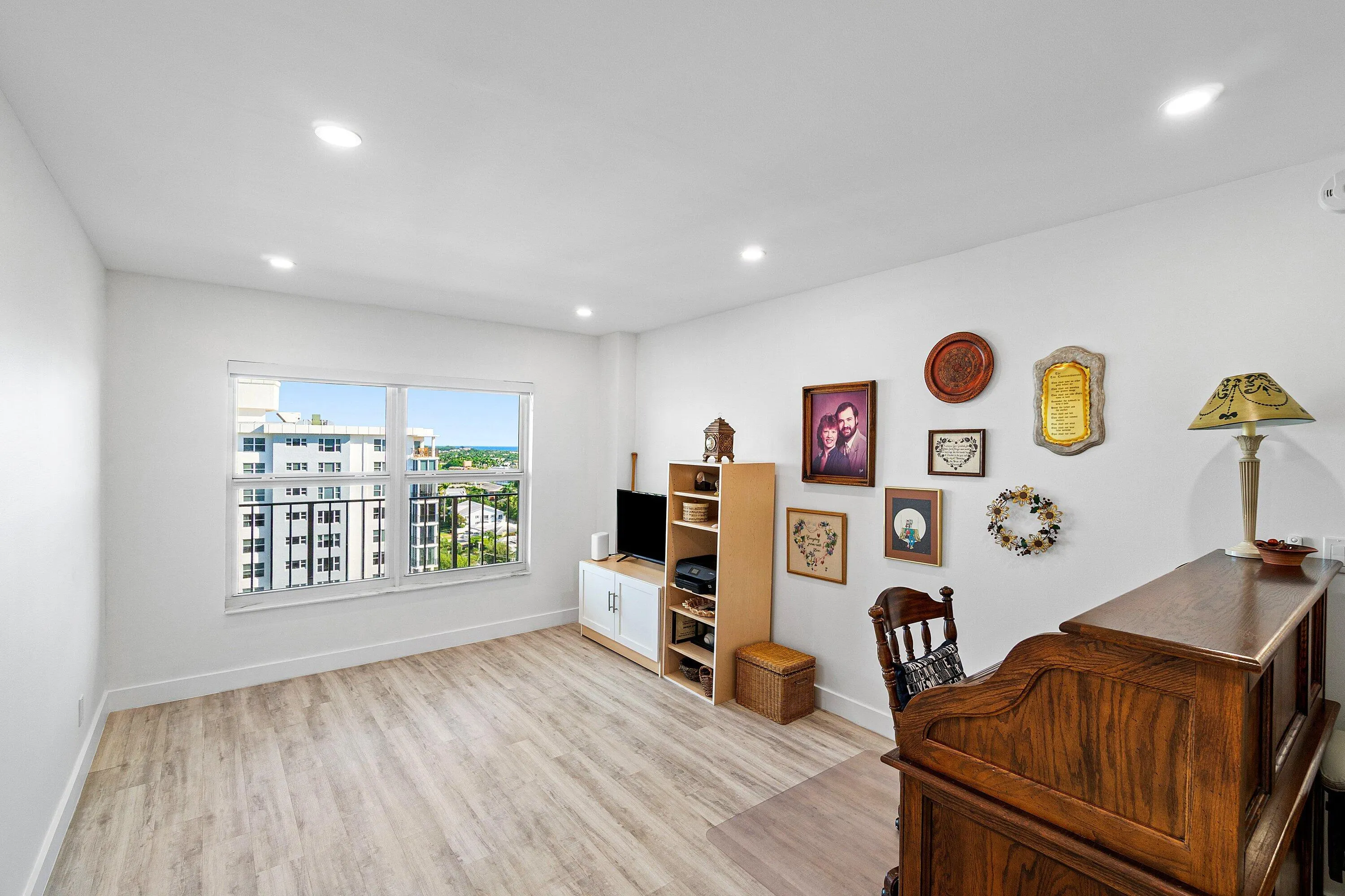 220 MacFarlane Drive #PH4-S