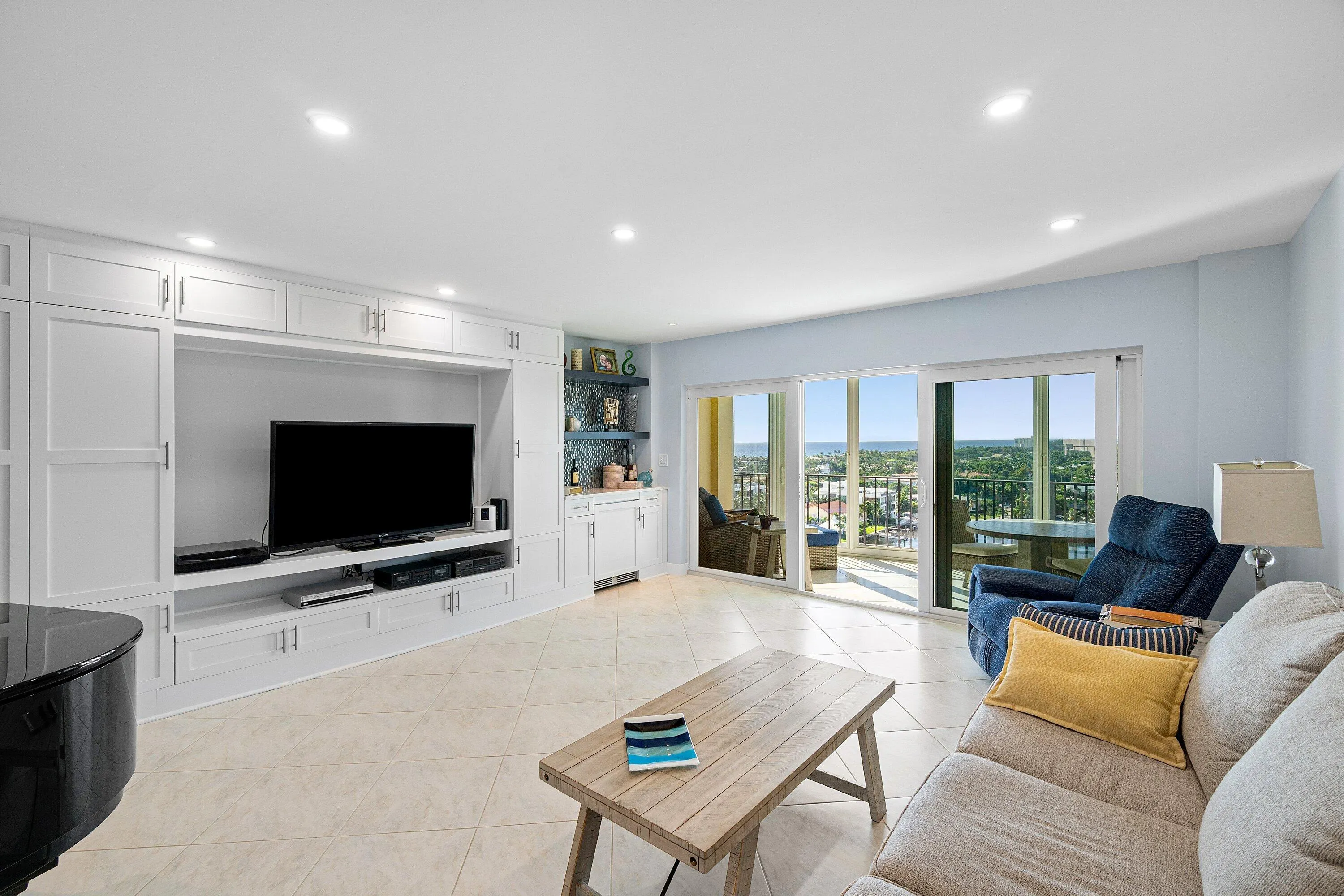 220 MacFarlane Drive #PH4-S