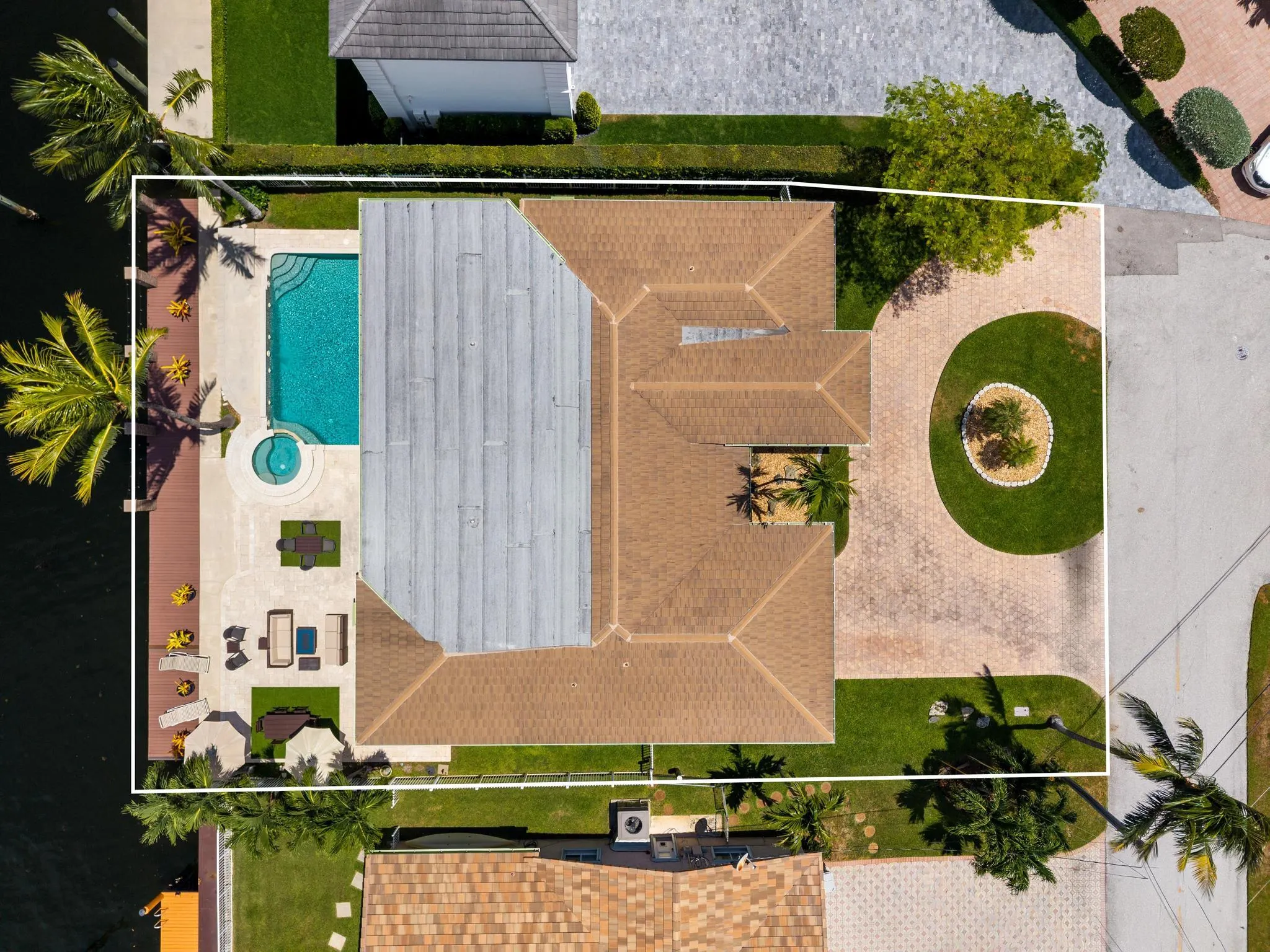2851 NE 11TH Street