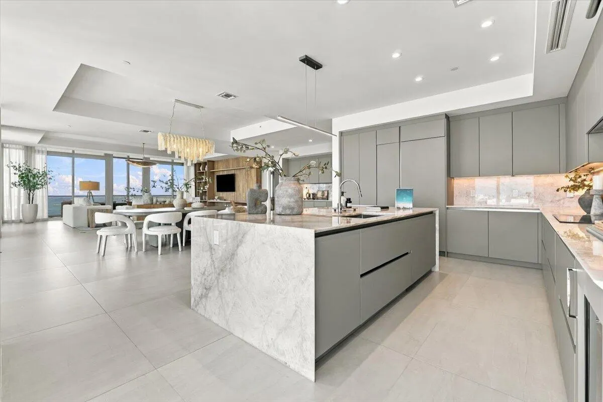 153 N Seabreeze Boulevard #2602-S