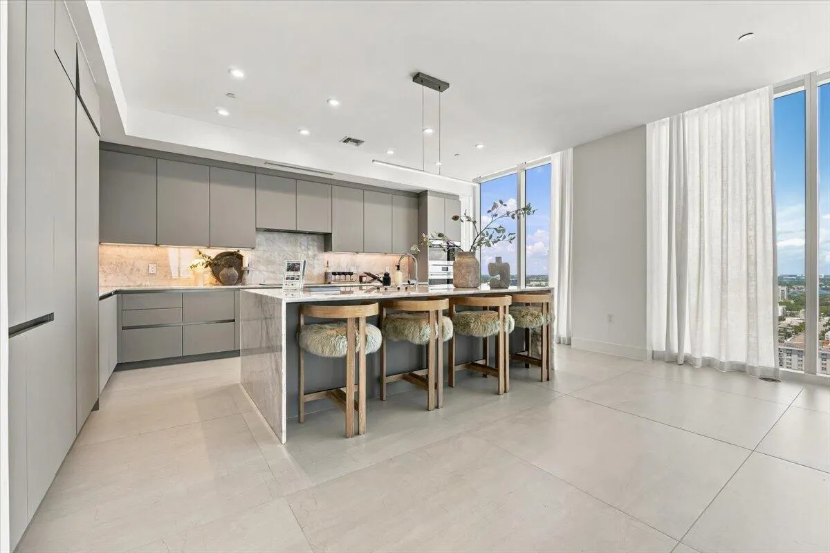 153 N Seabreeze Boulevard #2602-S