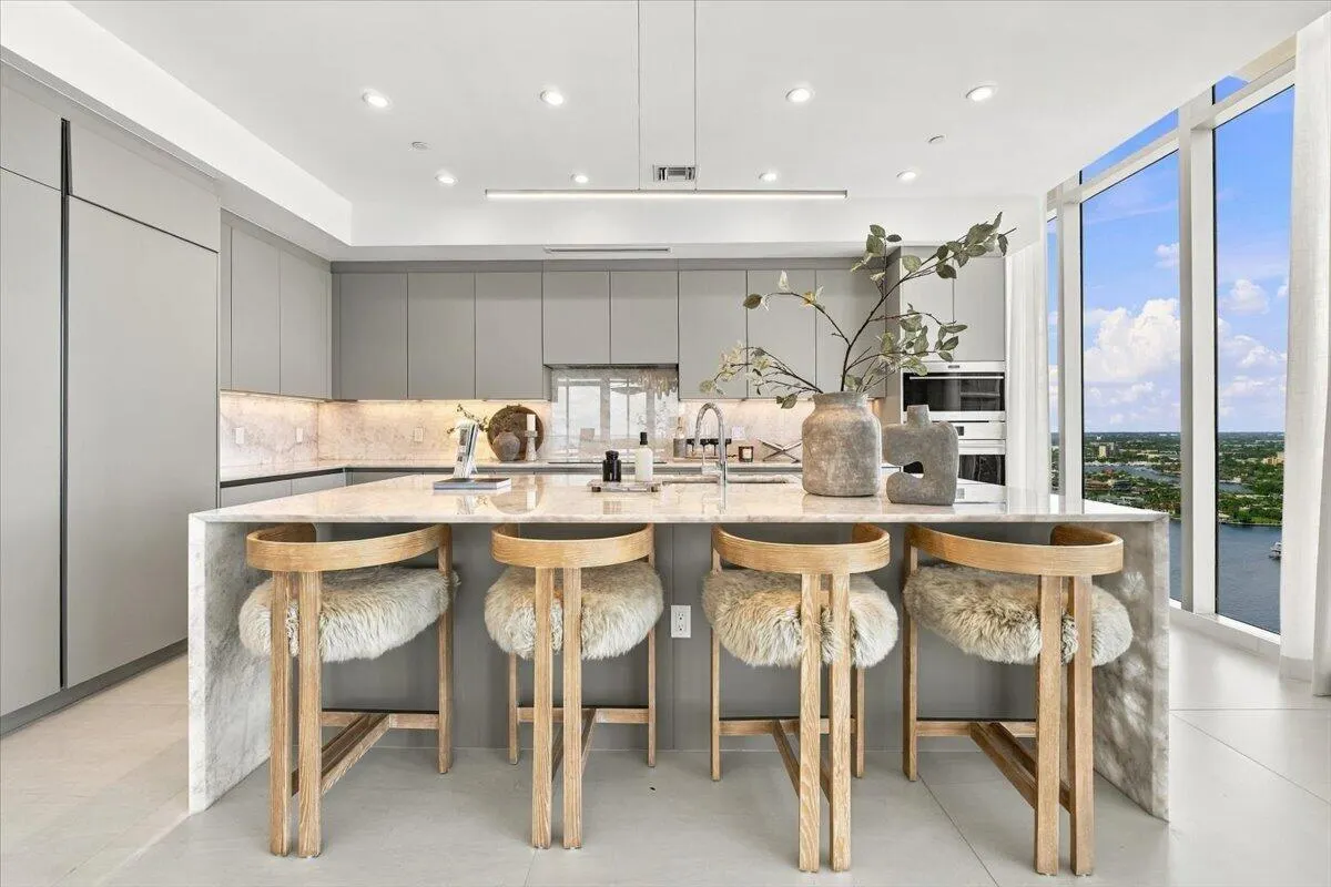153 N Seabreeze Boulevard #2602-S