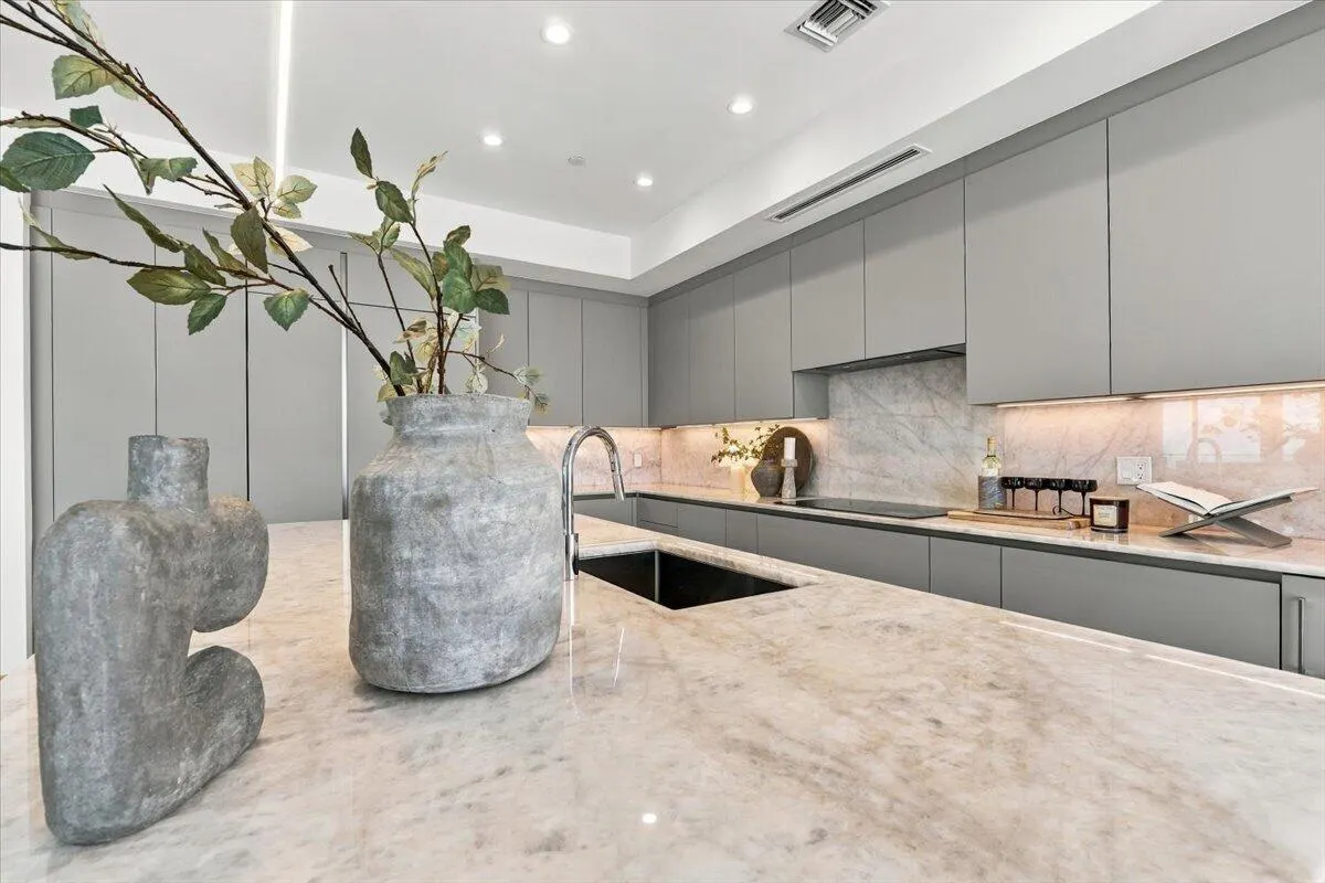 153 N Seabreeze Boulevard #2602-S