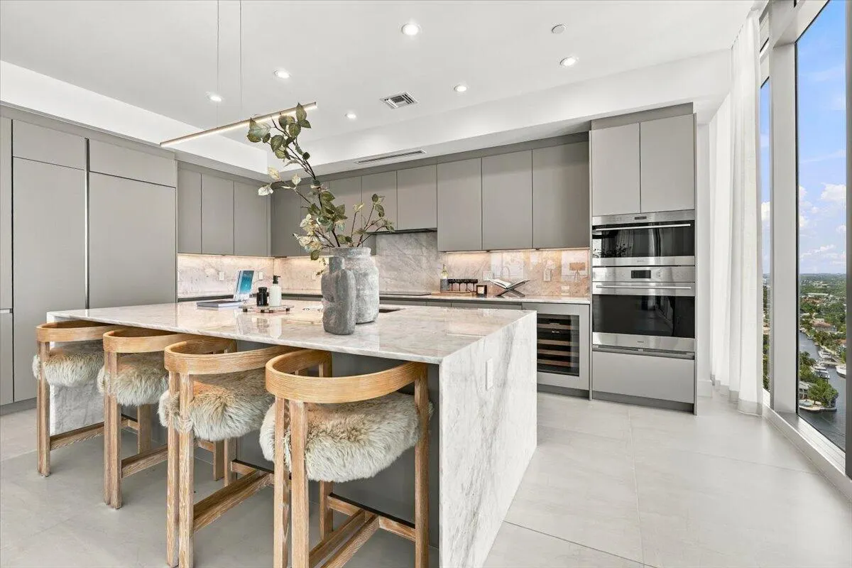 153 N Seabreeze Boulevard #2602-S