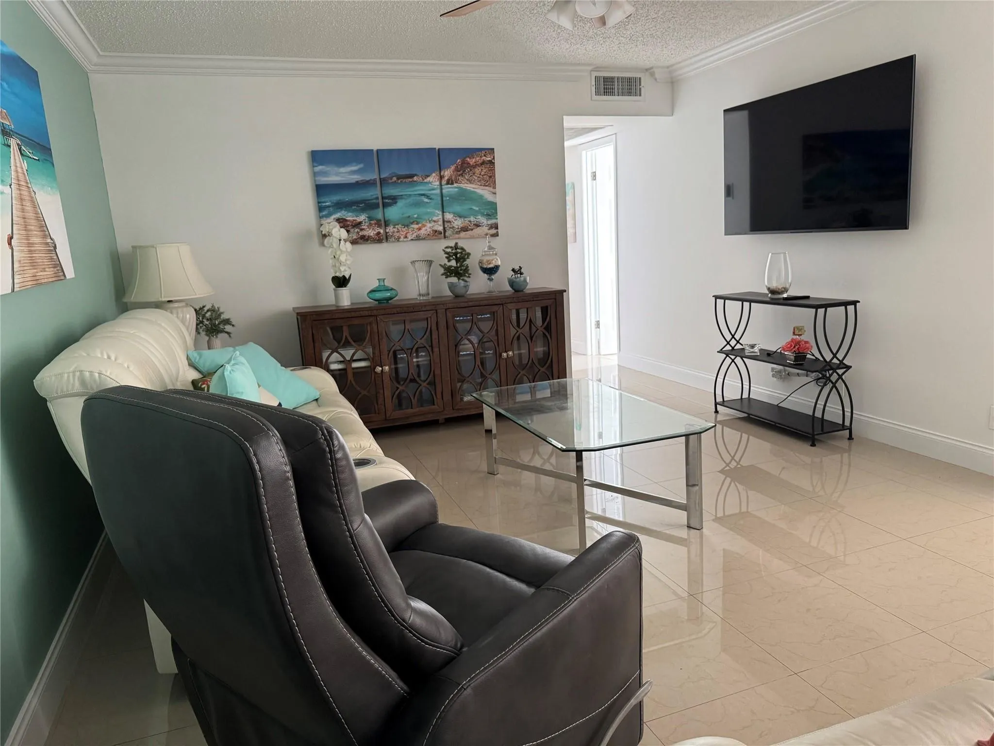 301 OAKRIDGE Q #301