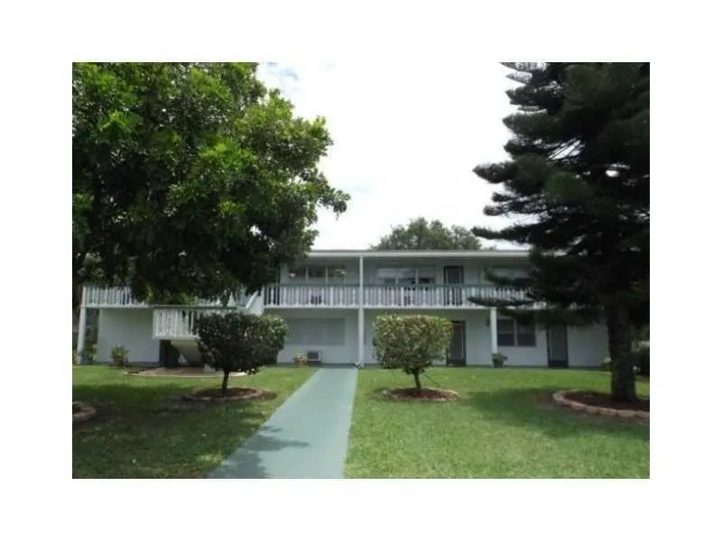 301 OAKRIDGE Q #301