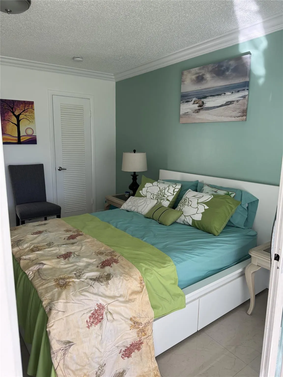 301 OAKRIDGE Q #301