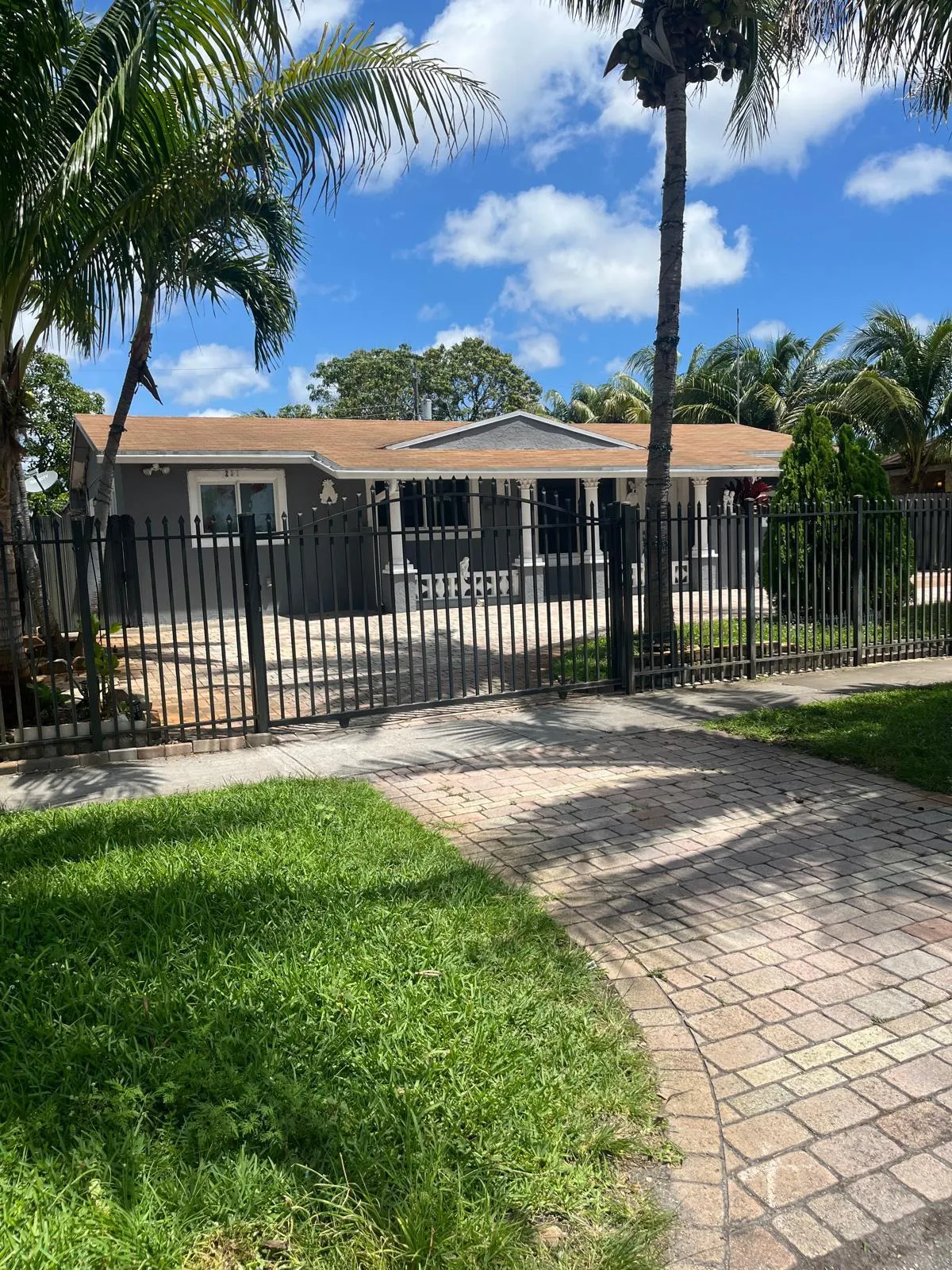 221 NW 40TH Street