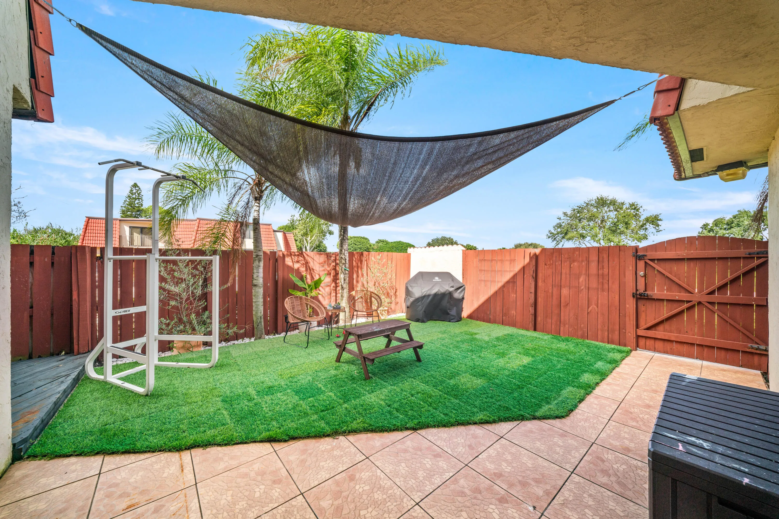 3814 Victoria Drive