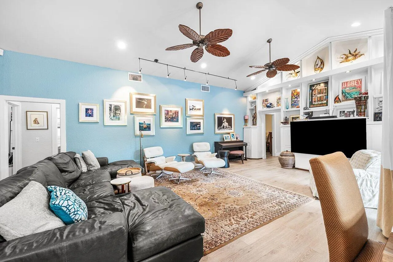 3010 Hampton Circle