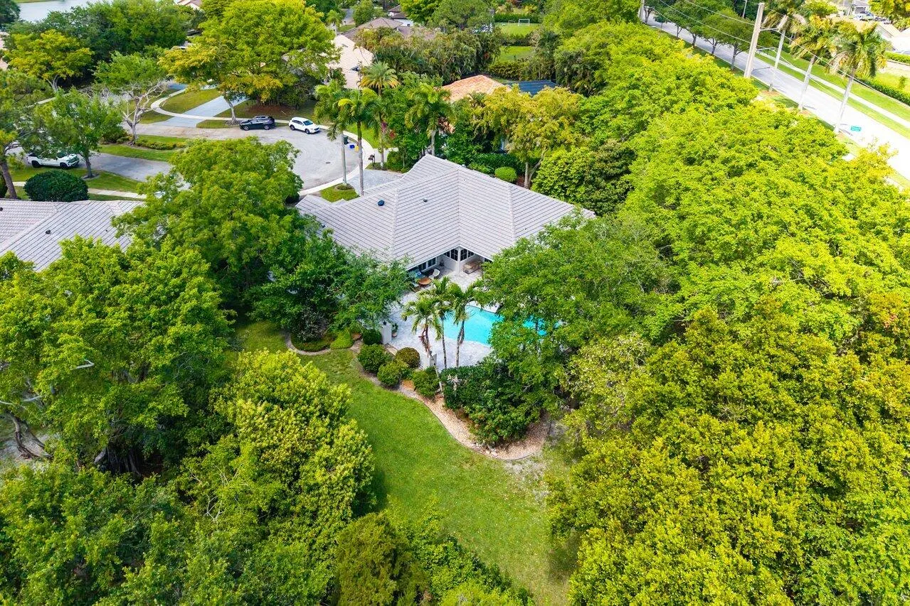 3010 Hampton Circle
