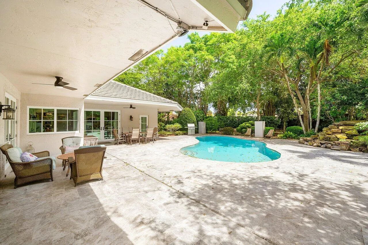 3010 Hampton Circle