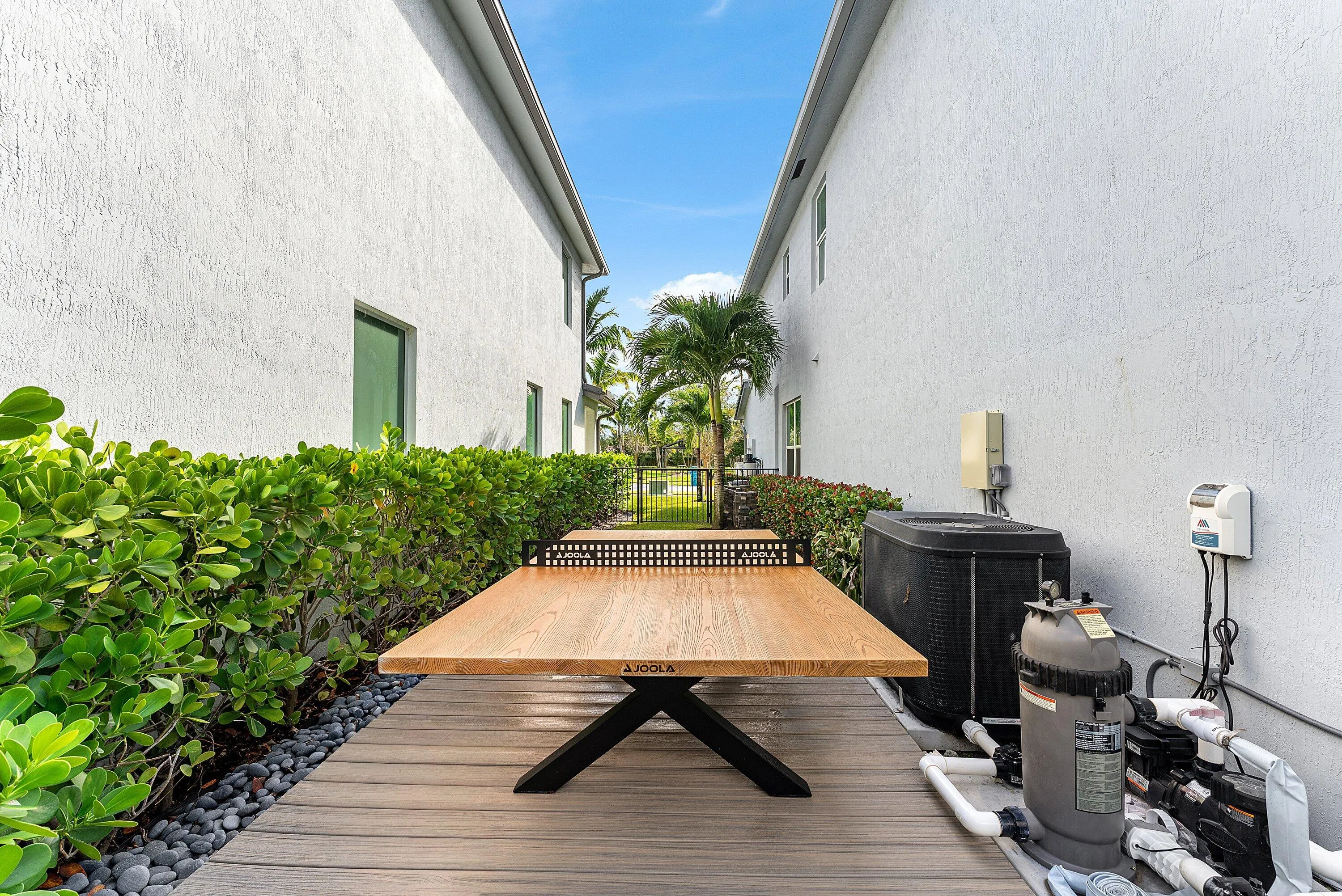 2661 Country Lake Trail