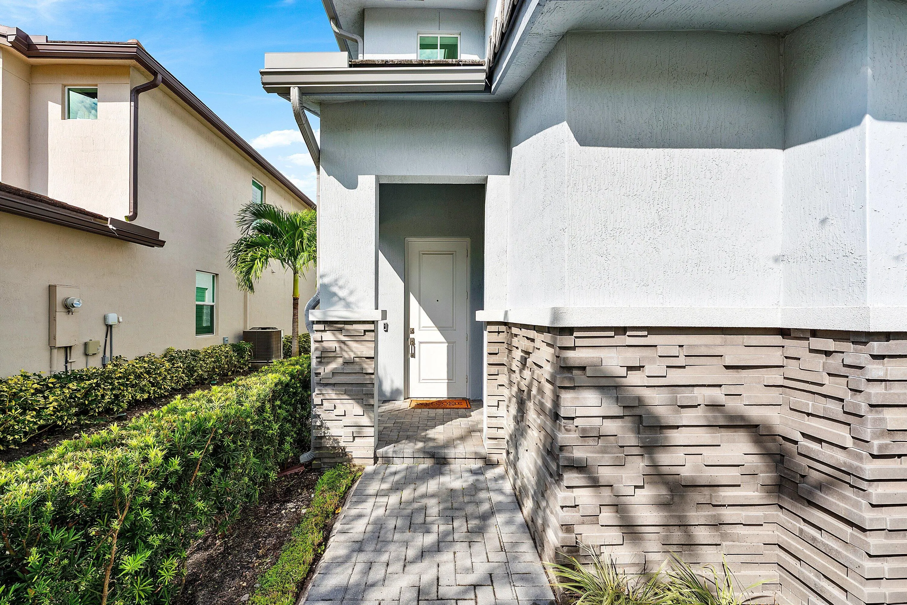 2661 Country Lake Trail