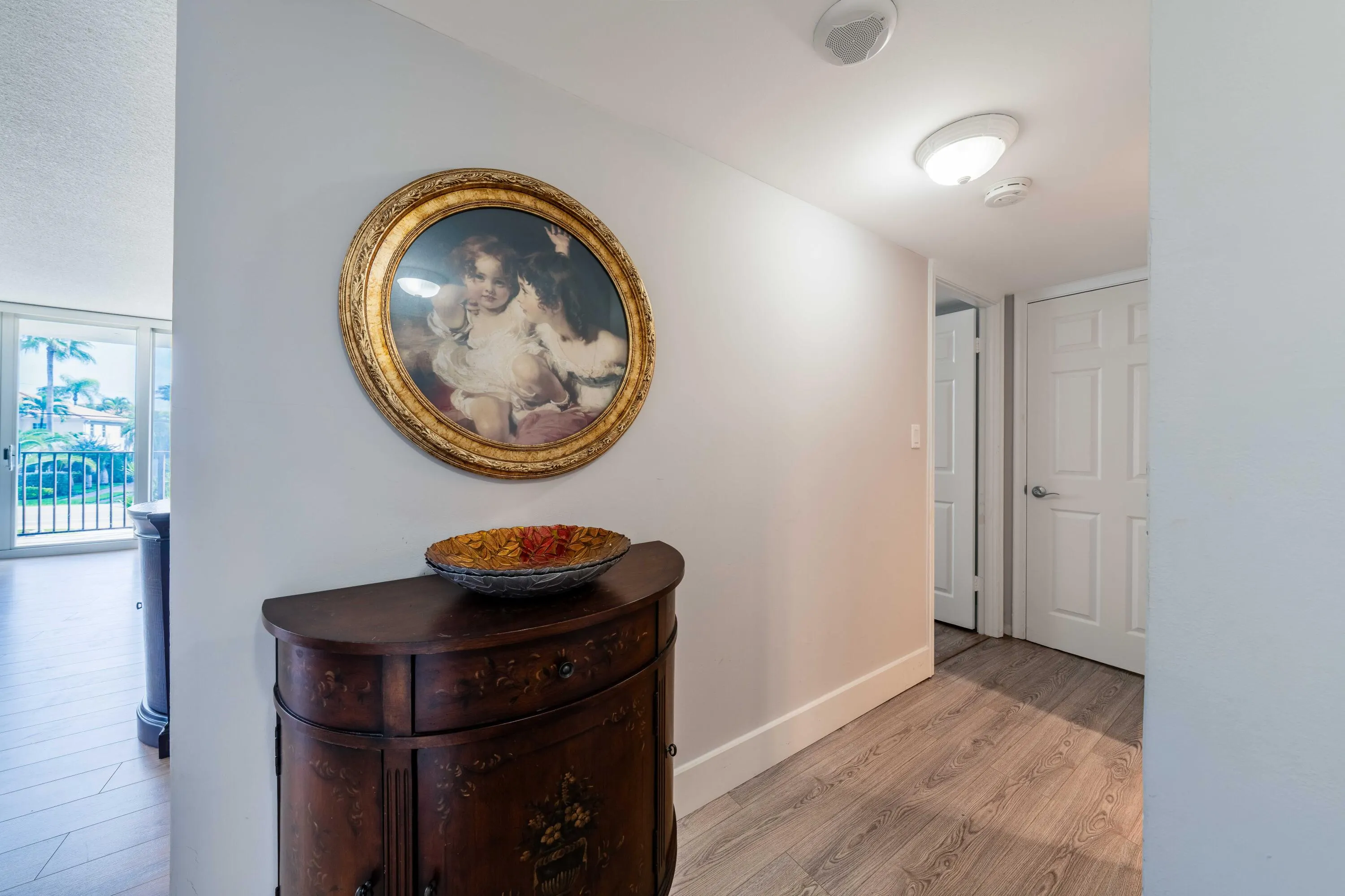 1150 Hillsboro Mile #202