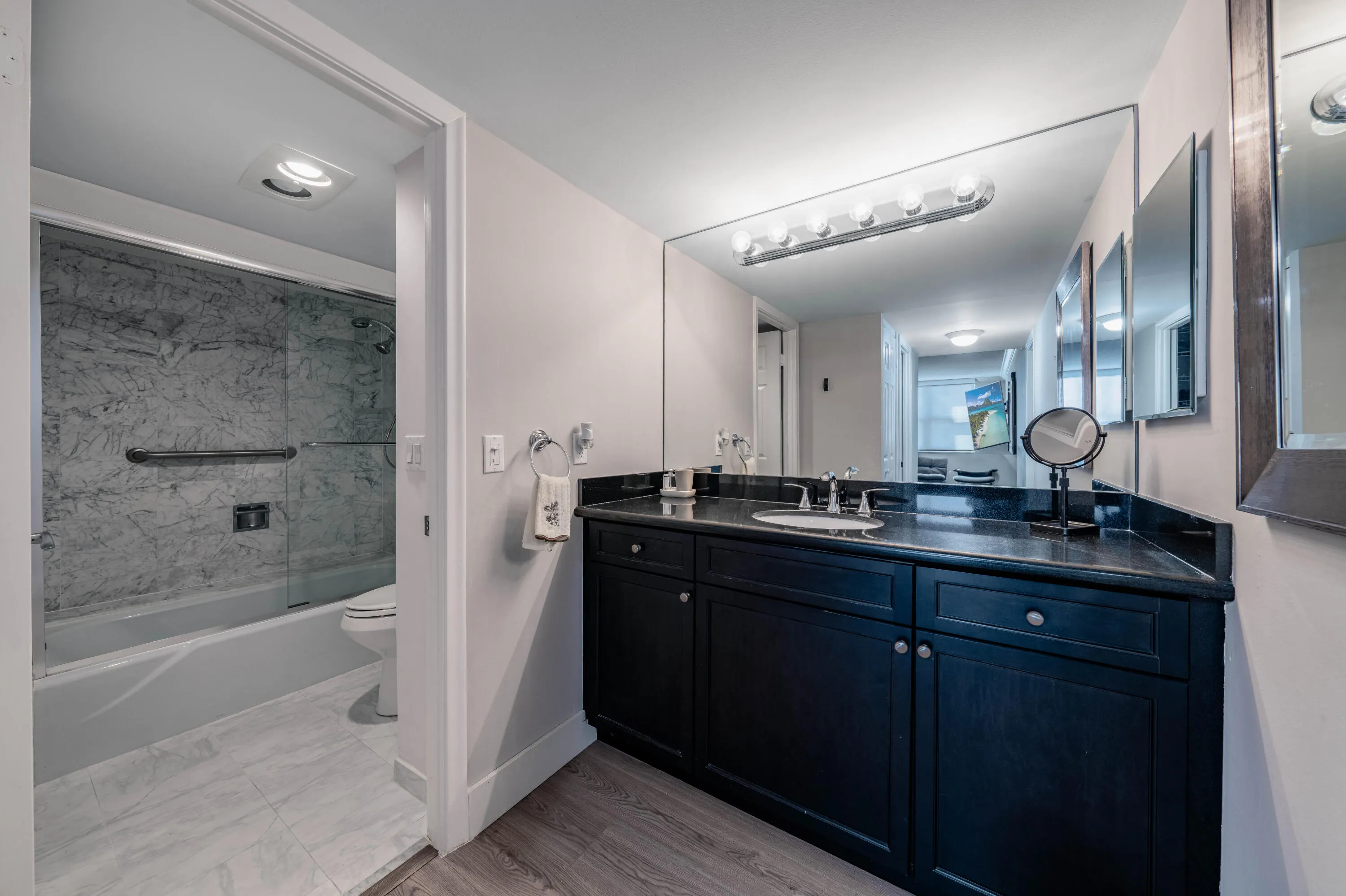 1150 Hillsboro Mile #202