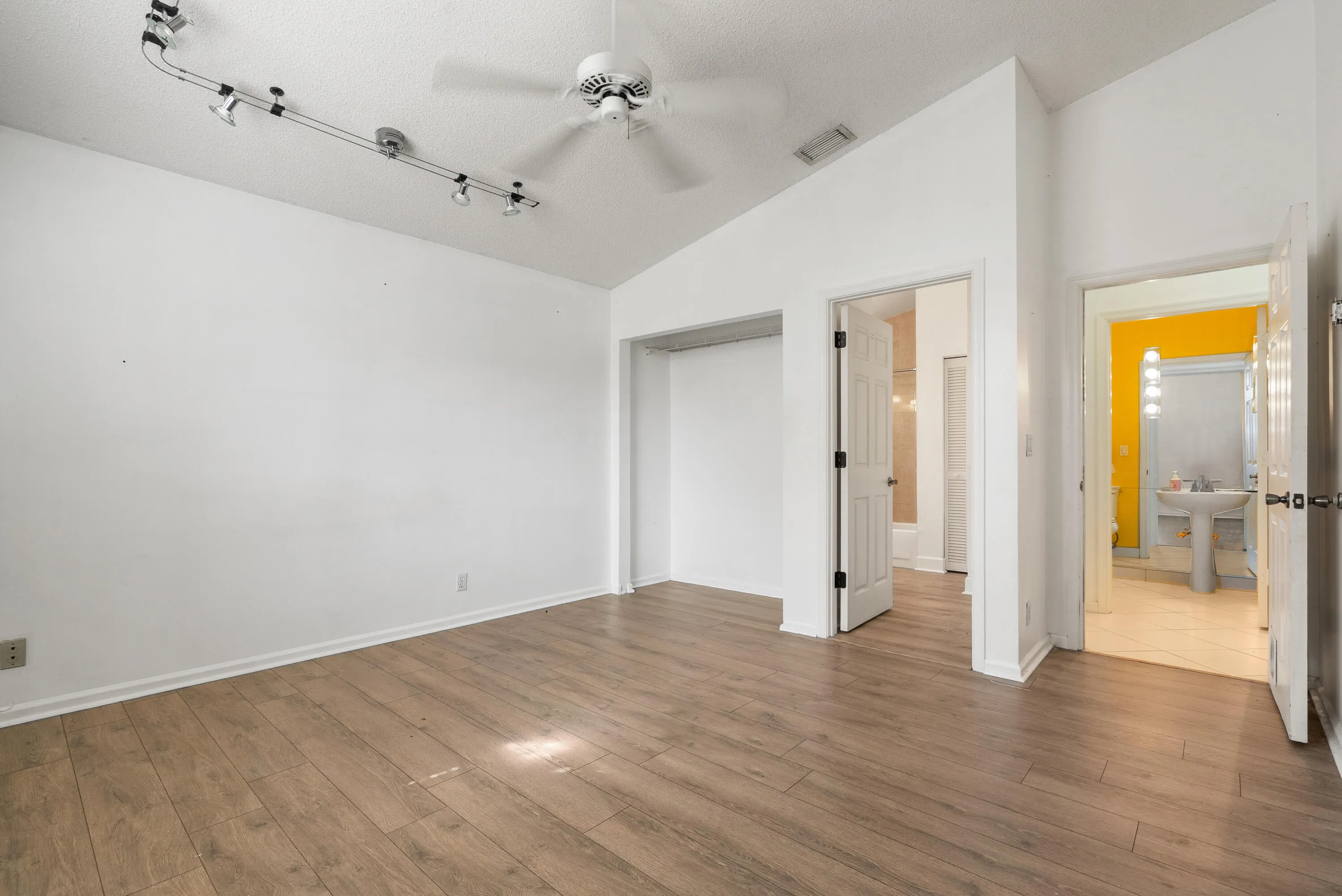 5229 BODEGA Place