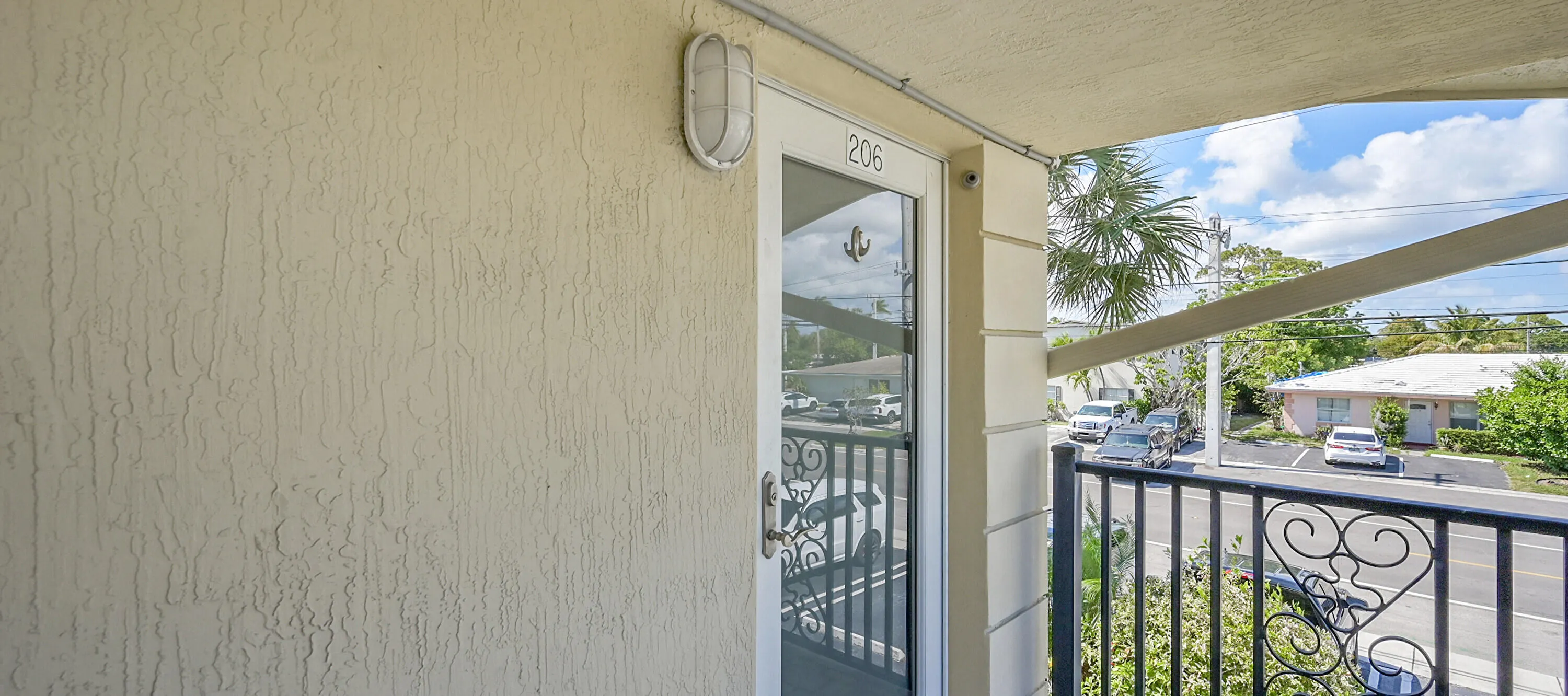 410 SW 15TH Street #206