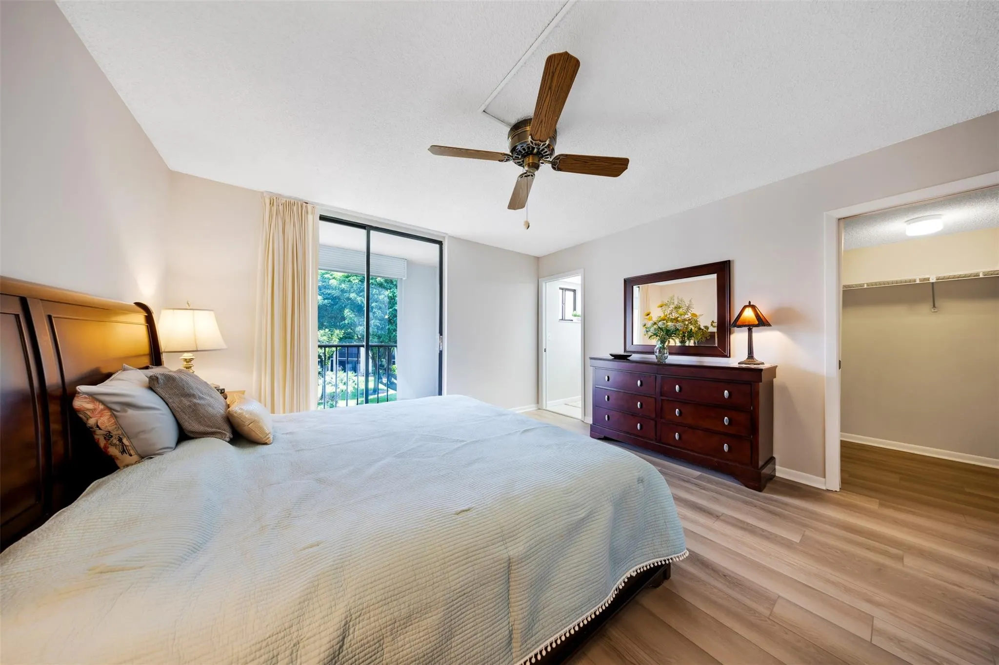 5250 LAS VERDES Circle #317