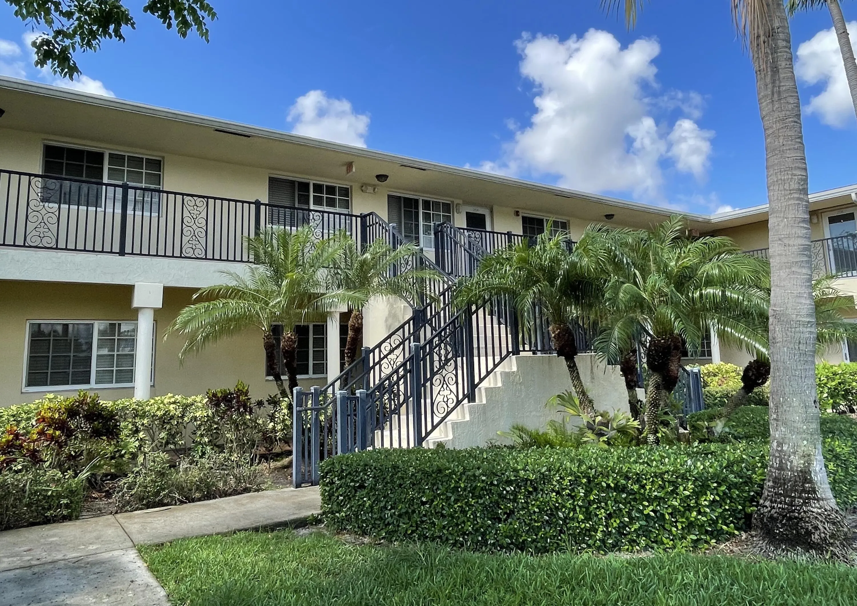 410 SW 15TH Street #204