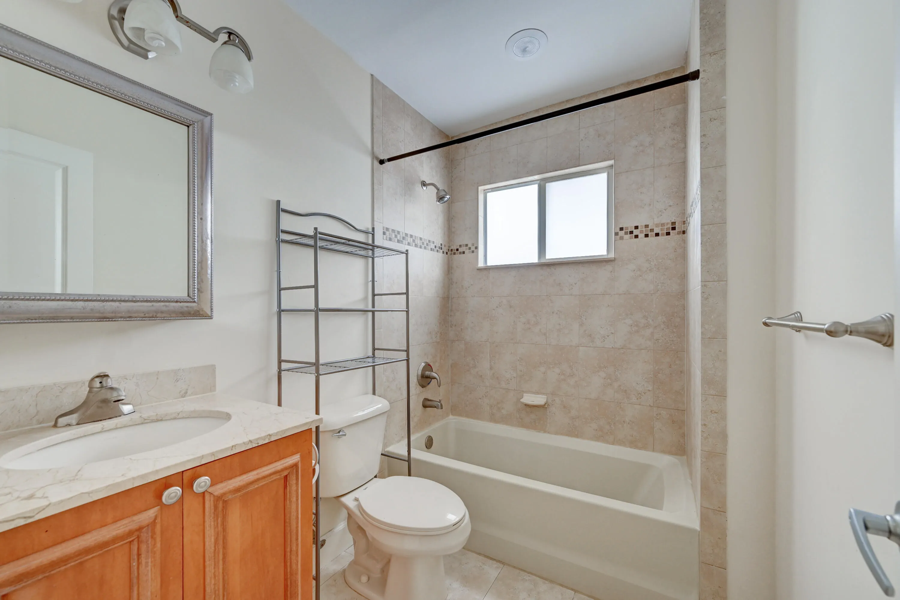 410 SW 15TH Street #204