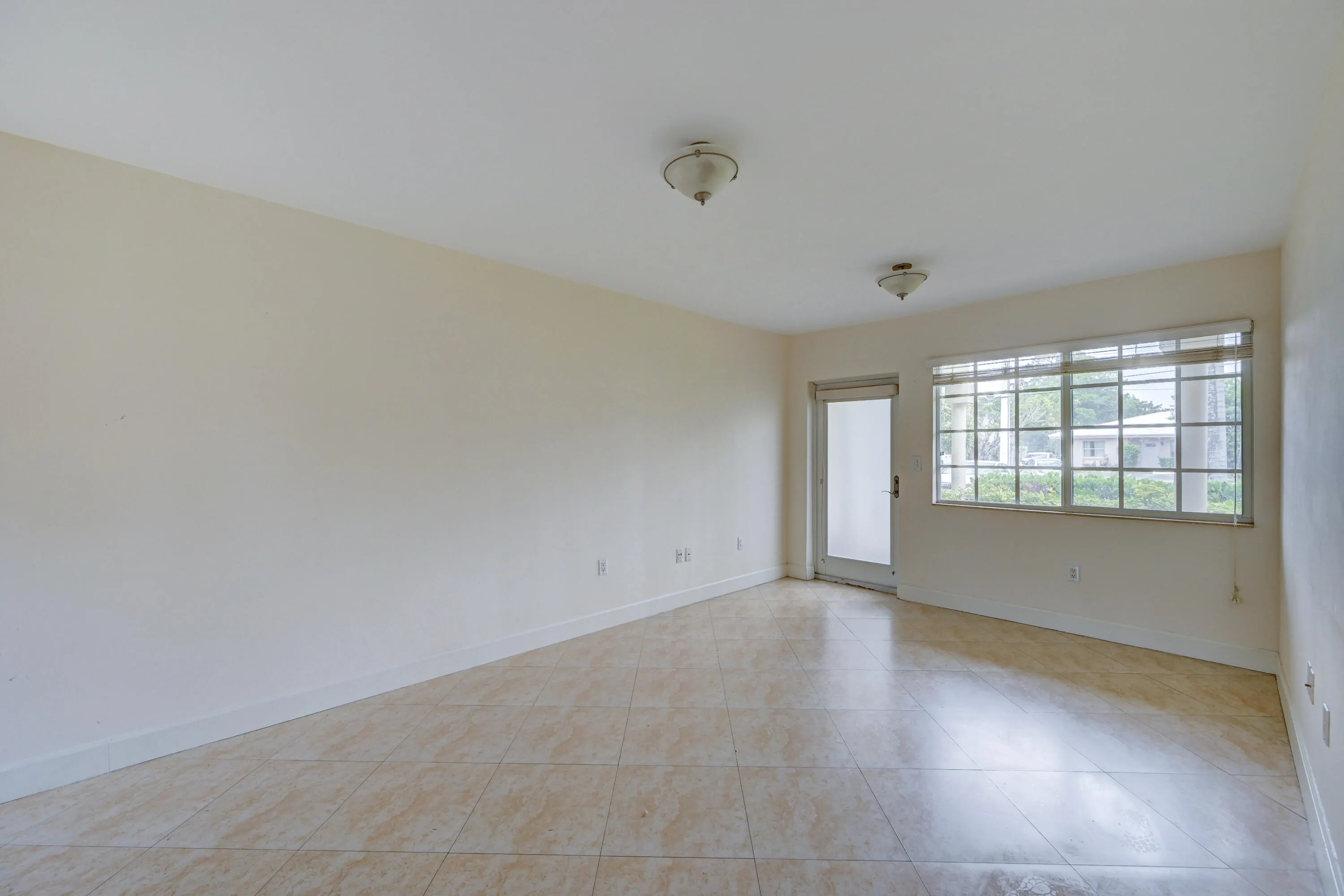410 SW 15TH Street #204