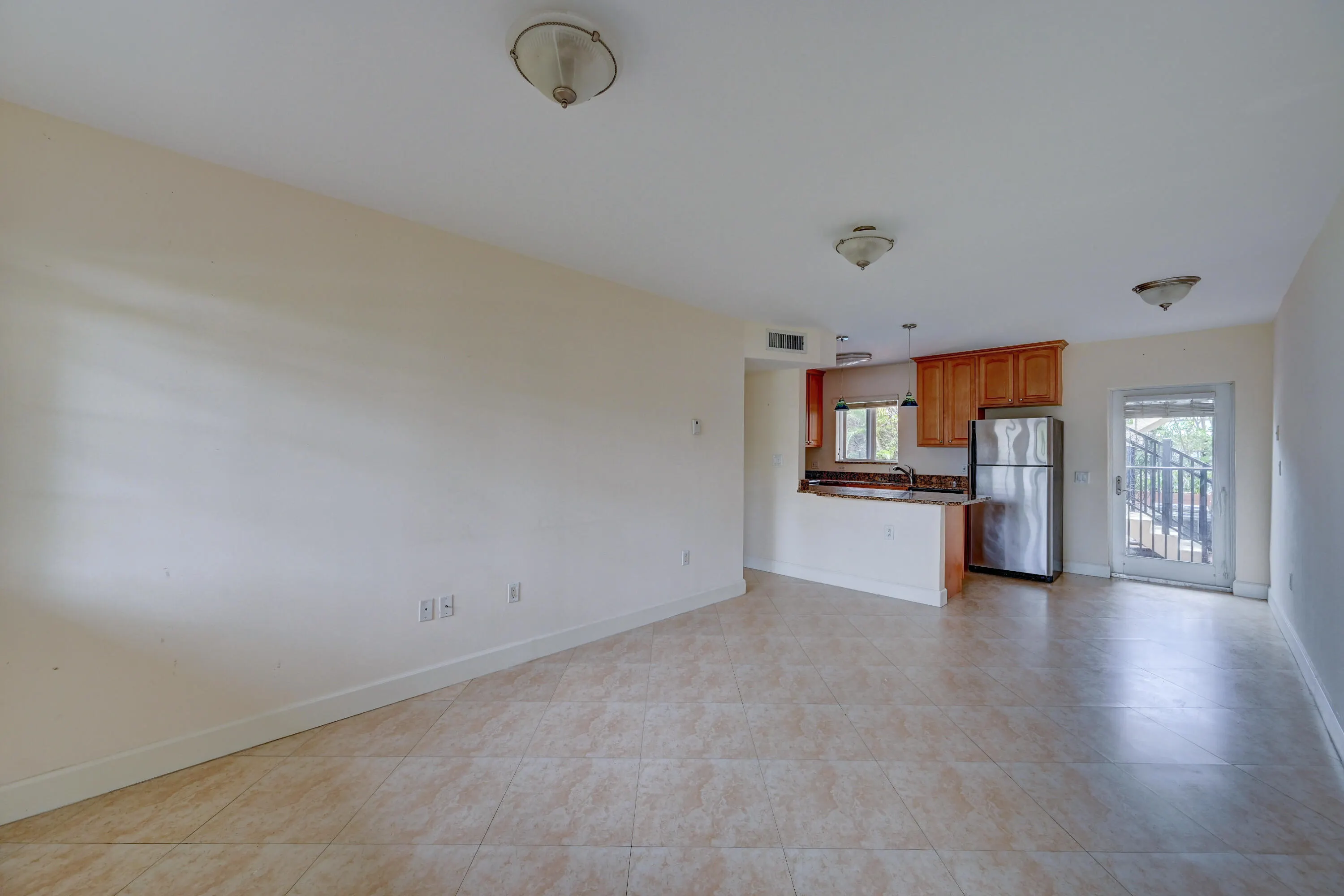 410 SW 15TH Street #204