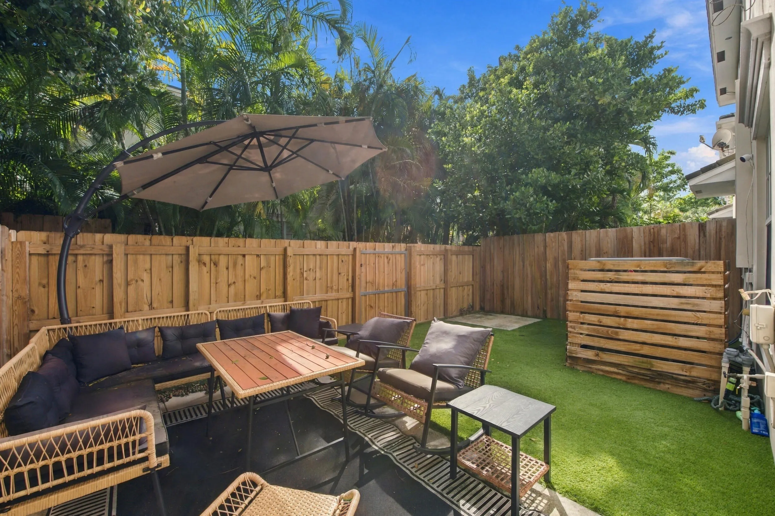 1752 NE 12TH Street