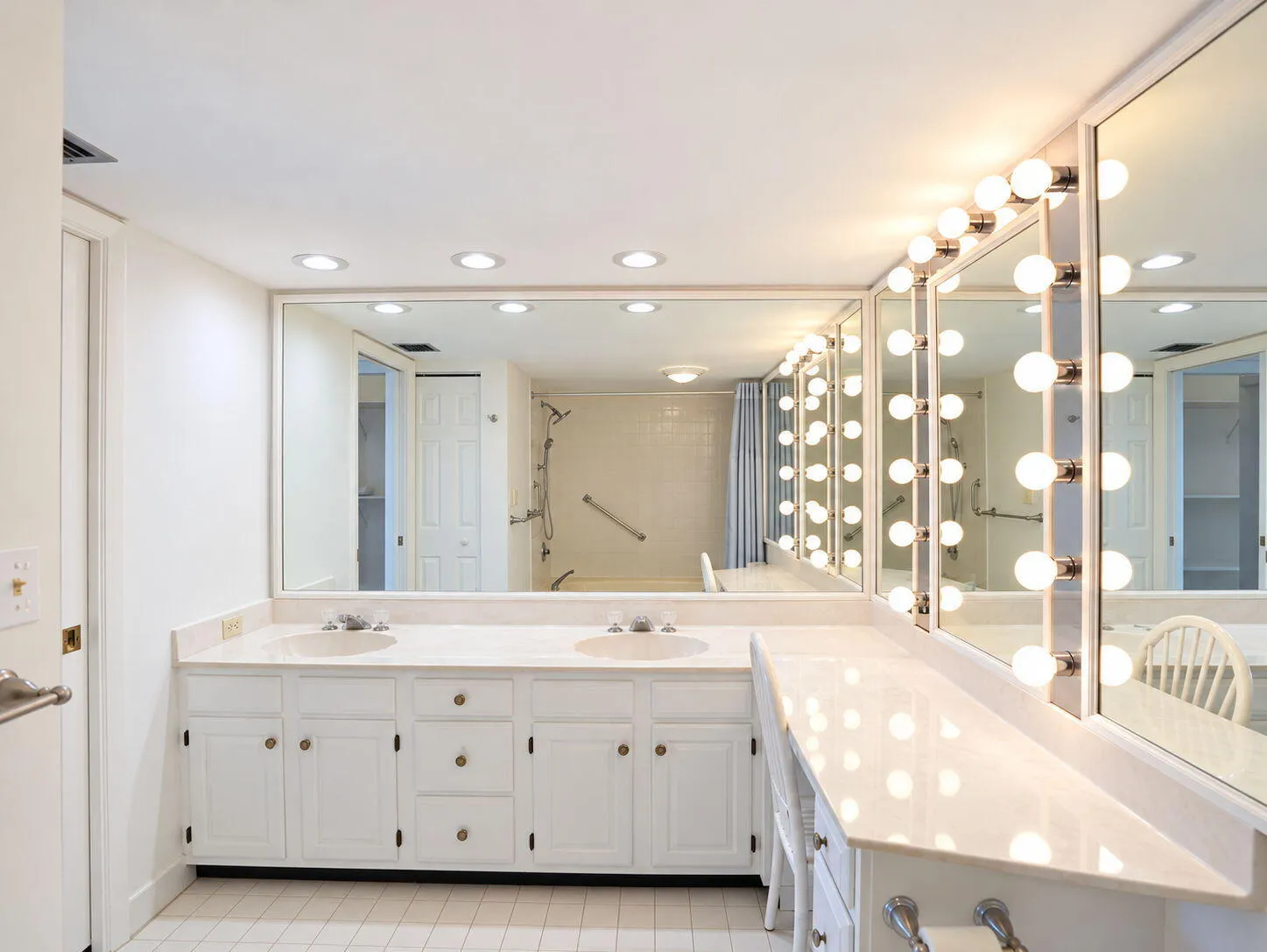 1 HARBOURSIDE Drive #4302